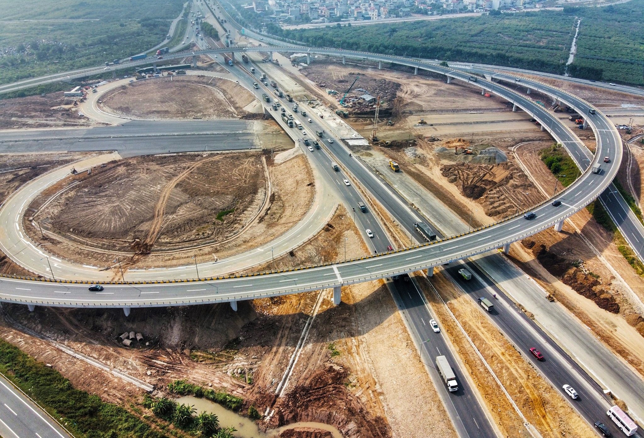 Nut giao hon 400 ty o cua ngo phia dong Ha Noi hinh anh