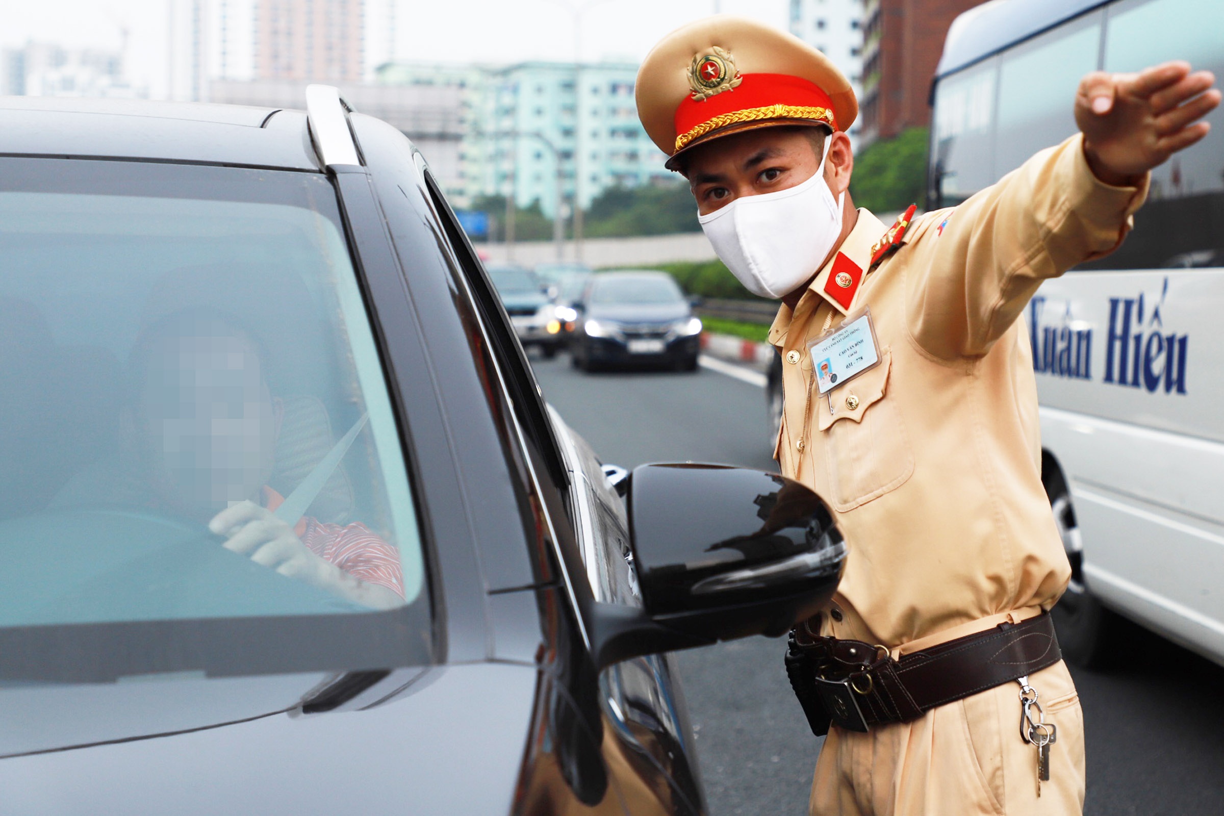 Ha Noi se dan thong bao phat nguoi tren kinh oto hinh anh