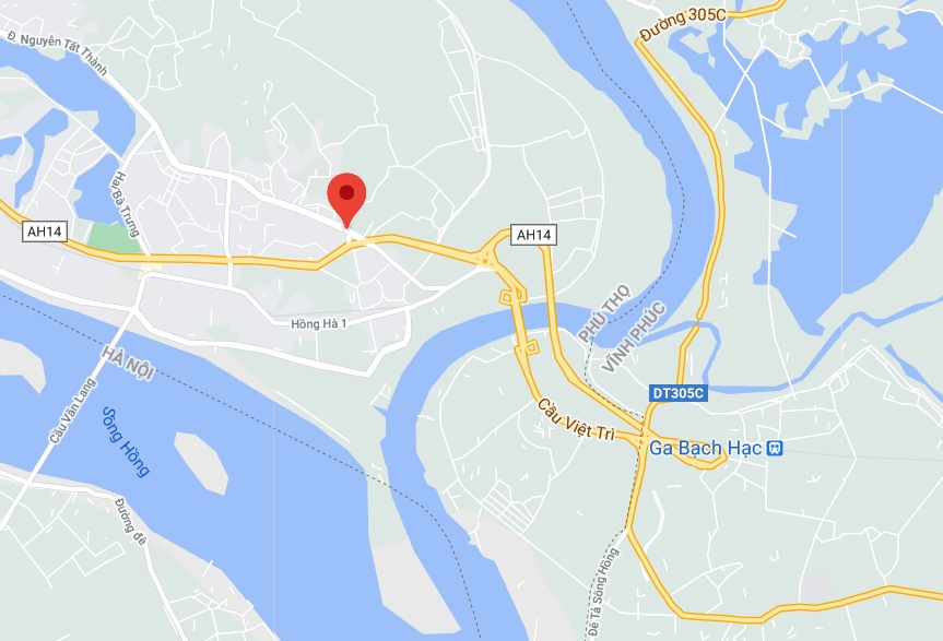 xe lao vao showroom anh 3