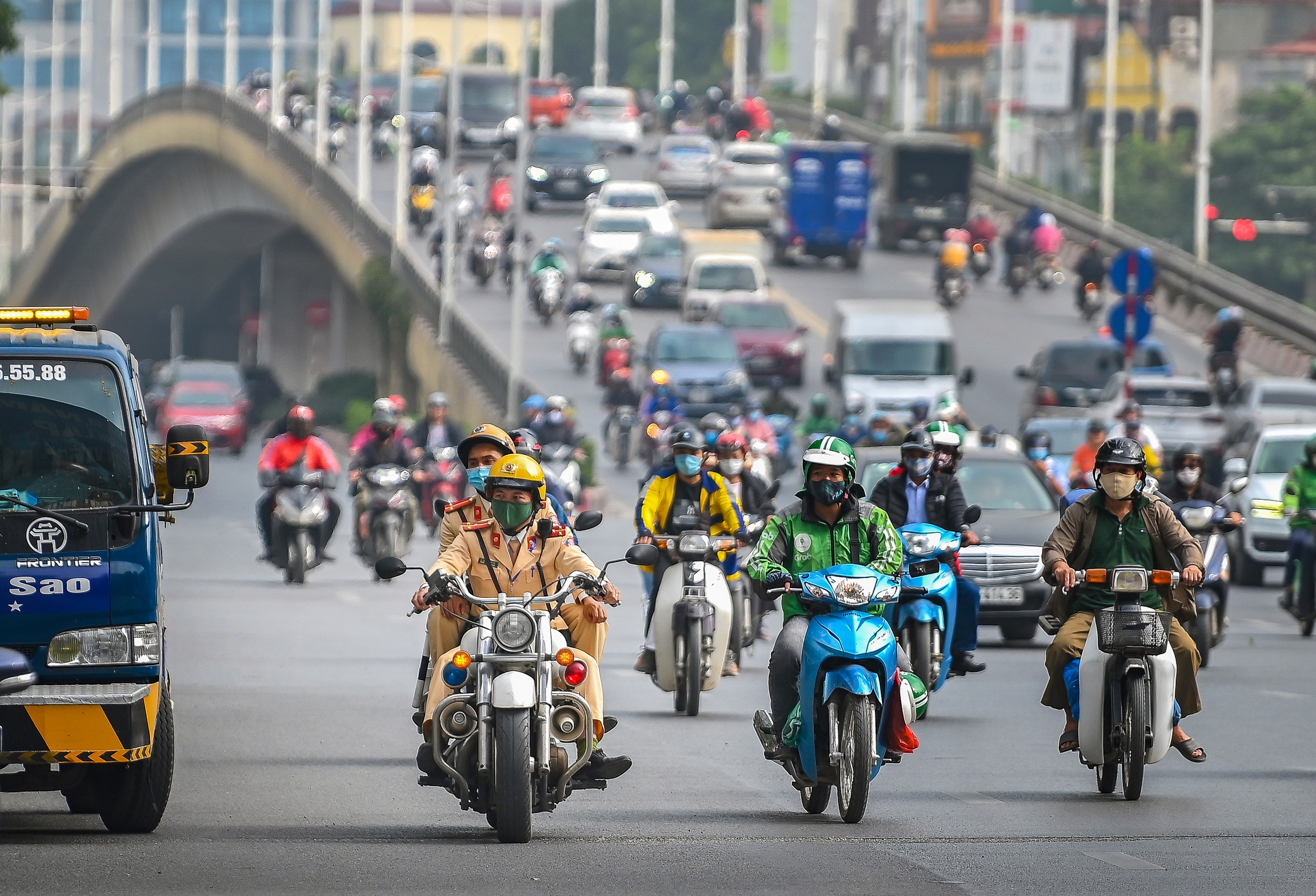 Dan thong bao phat nguoi tren xe anh 10
