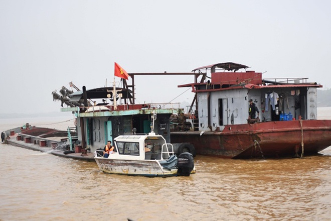 Trung ta CSGT hy sinh tren song hinh anh