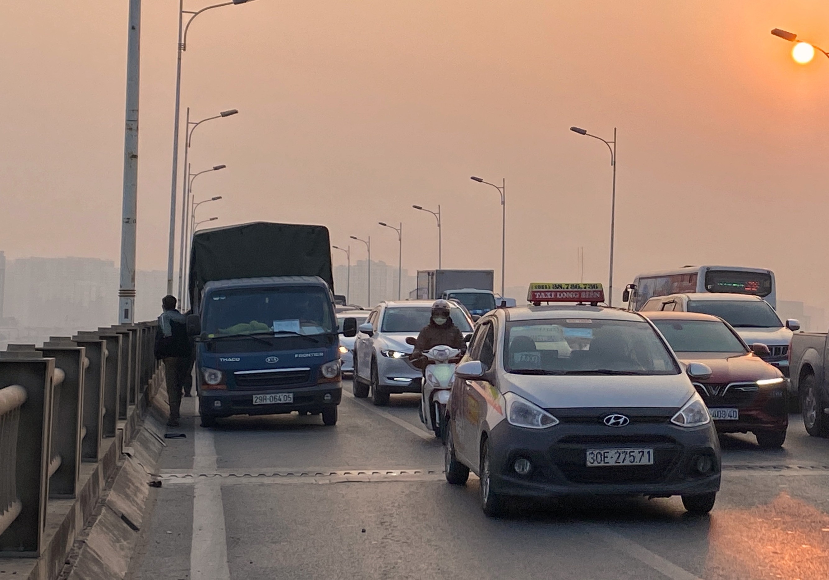 Tac cau Vinh Tuy anh 2