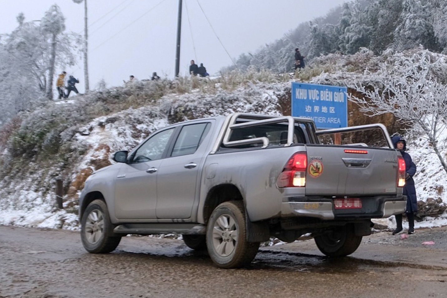 Tai xe can lam gi khi mat duong dong bang? hinh anh