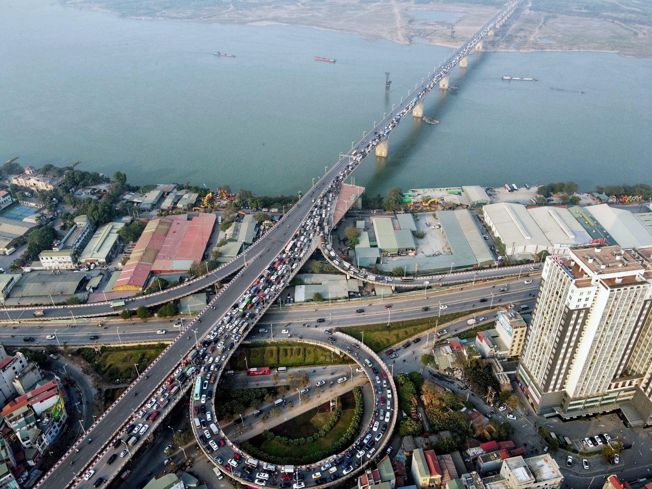 Tai nan 5 xe cau Vinh Tuy anh 3