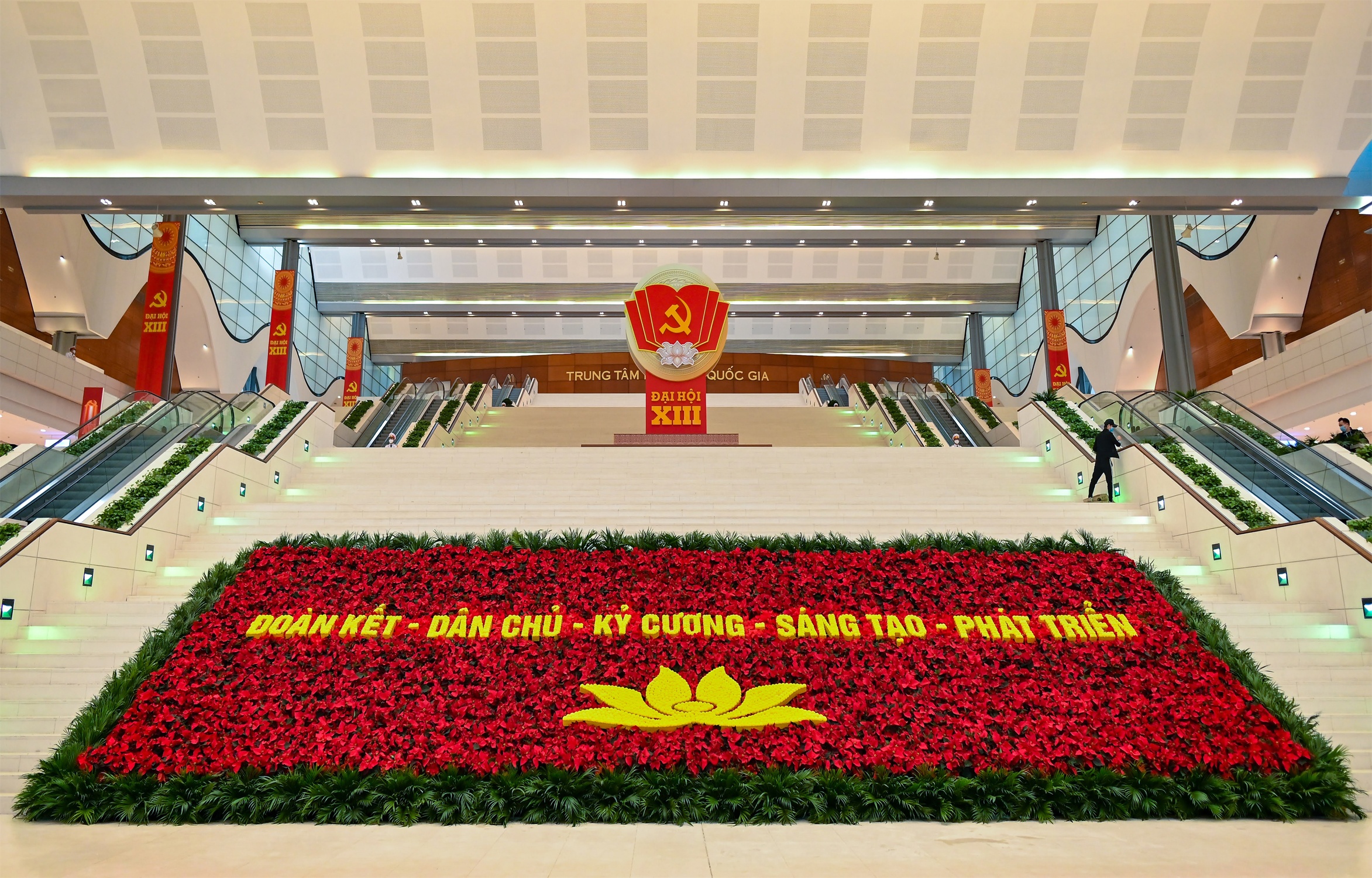 Trung tam Hoi nghi Quoc gia Dai hoi Dang anh 7