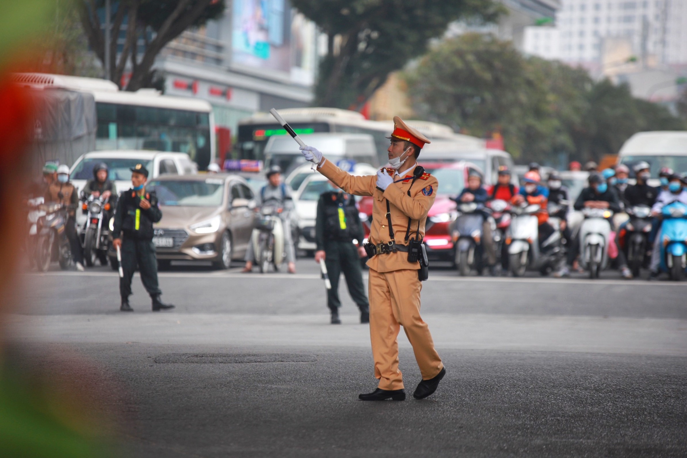 Han che de giao thong un tac khi dien ra Dai hoi Dang XIII hinh anh