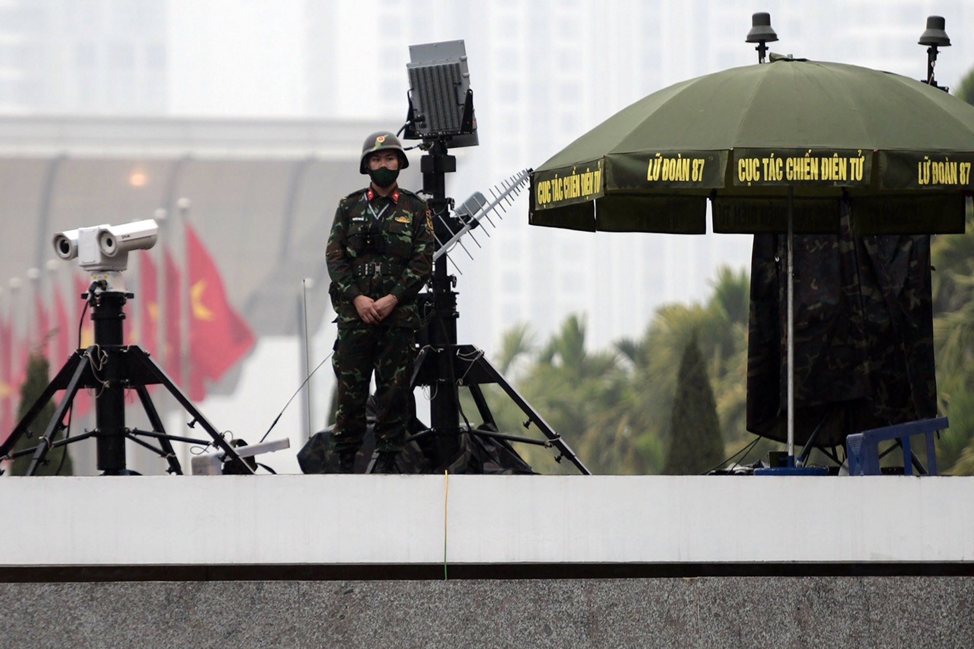 An ninh duoc that chat quanh khu vuc dien ra Dai hoi Dang XIII hinh anh