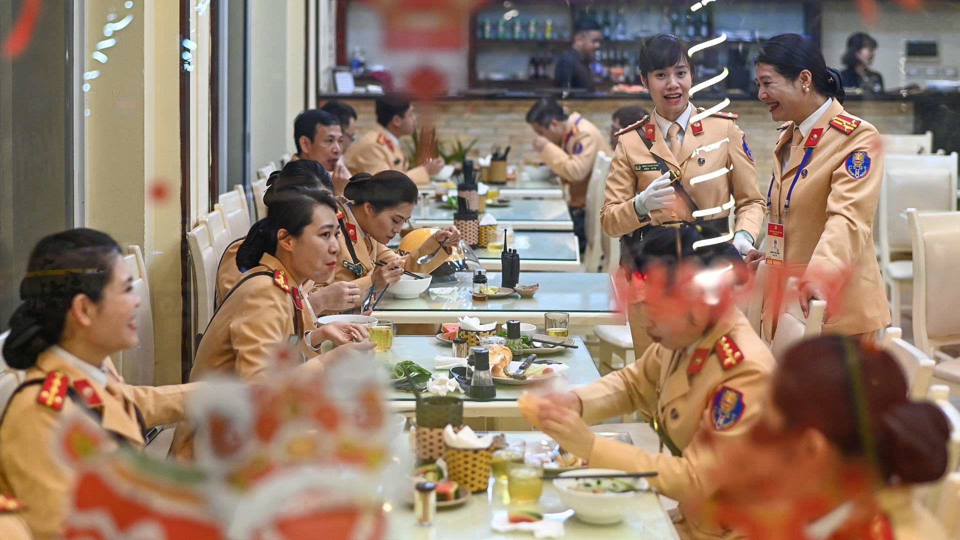 Nu CSGT dan doan Dai hoi Dang anh 8