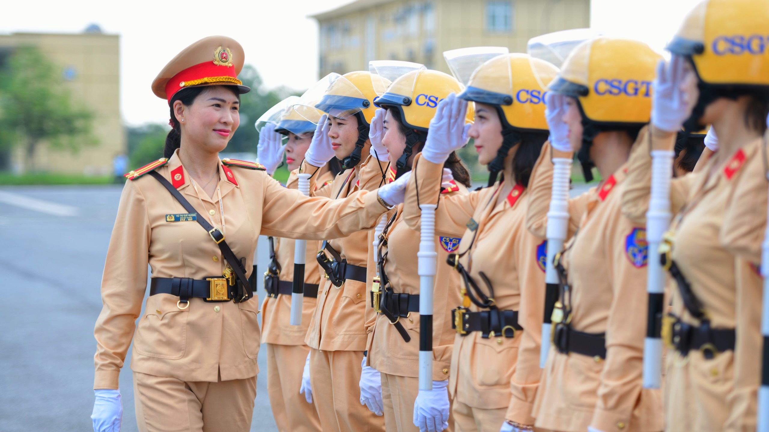 Nu CSGT dan doan Dai hoi Dang anh 6