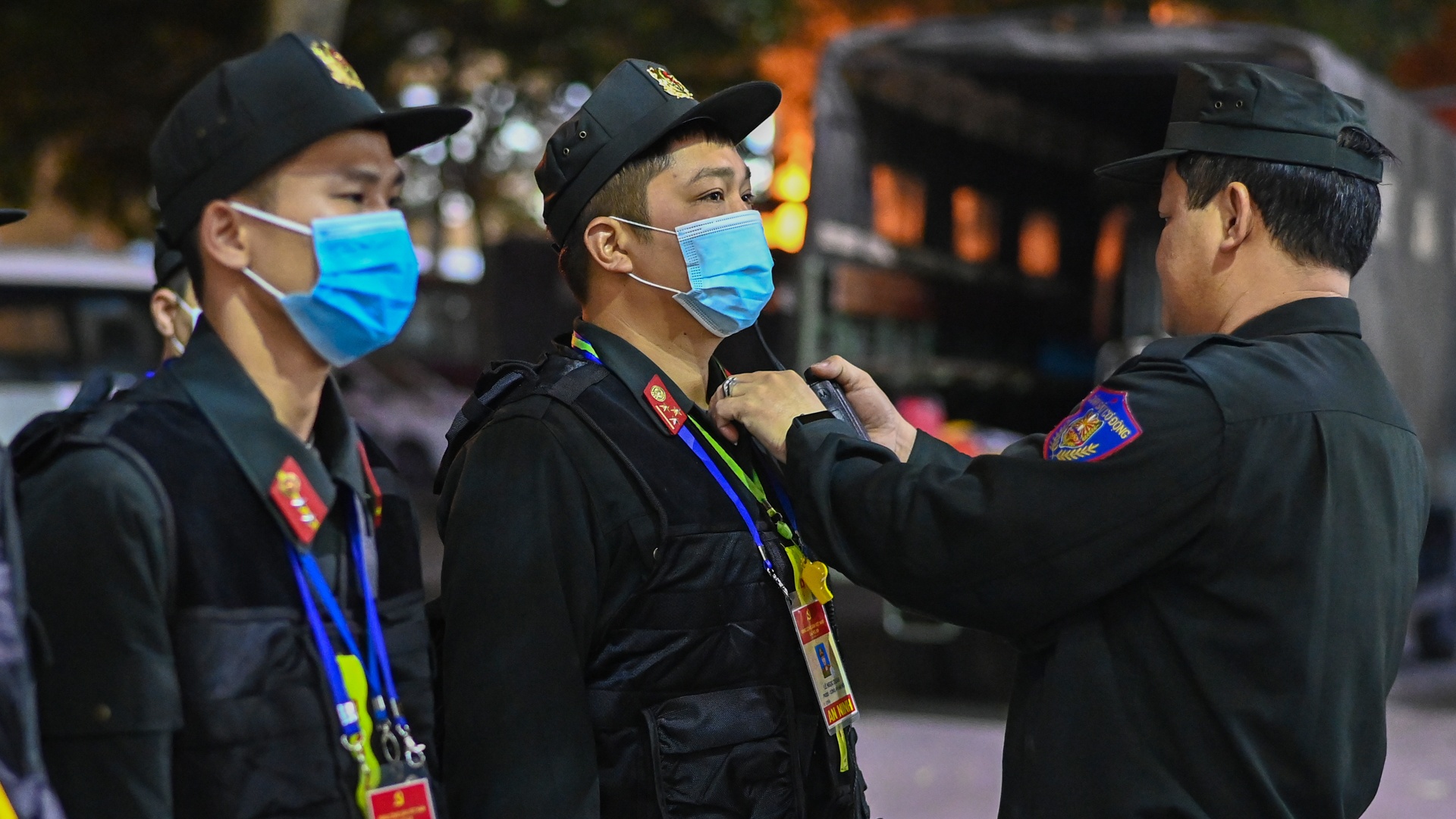 Canh sat co dong bao ve Dai hoi Dang XIII anh 5