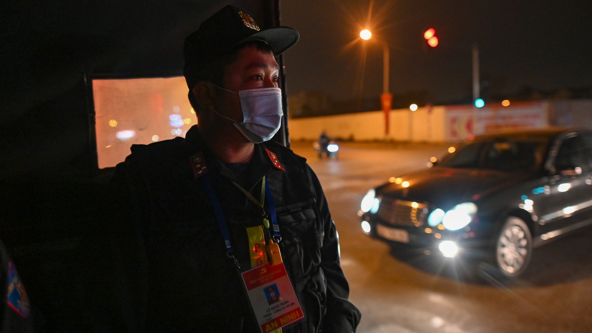 Canh sat co dong bao ve Dai hoi Dang XIII anh 15