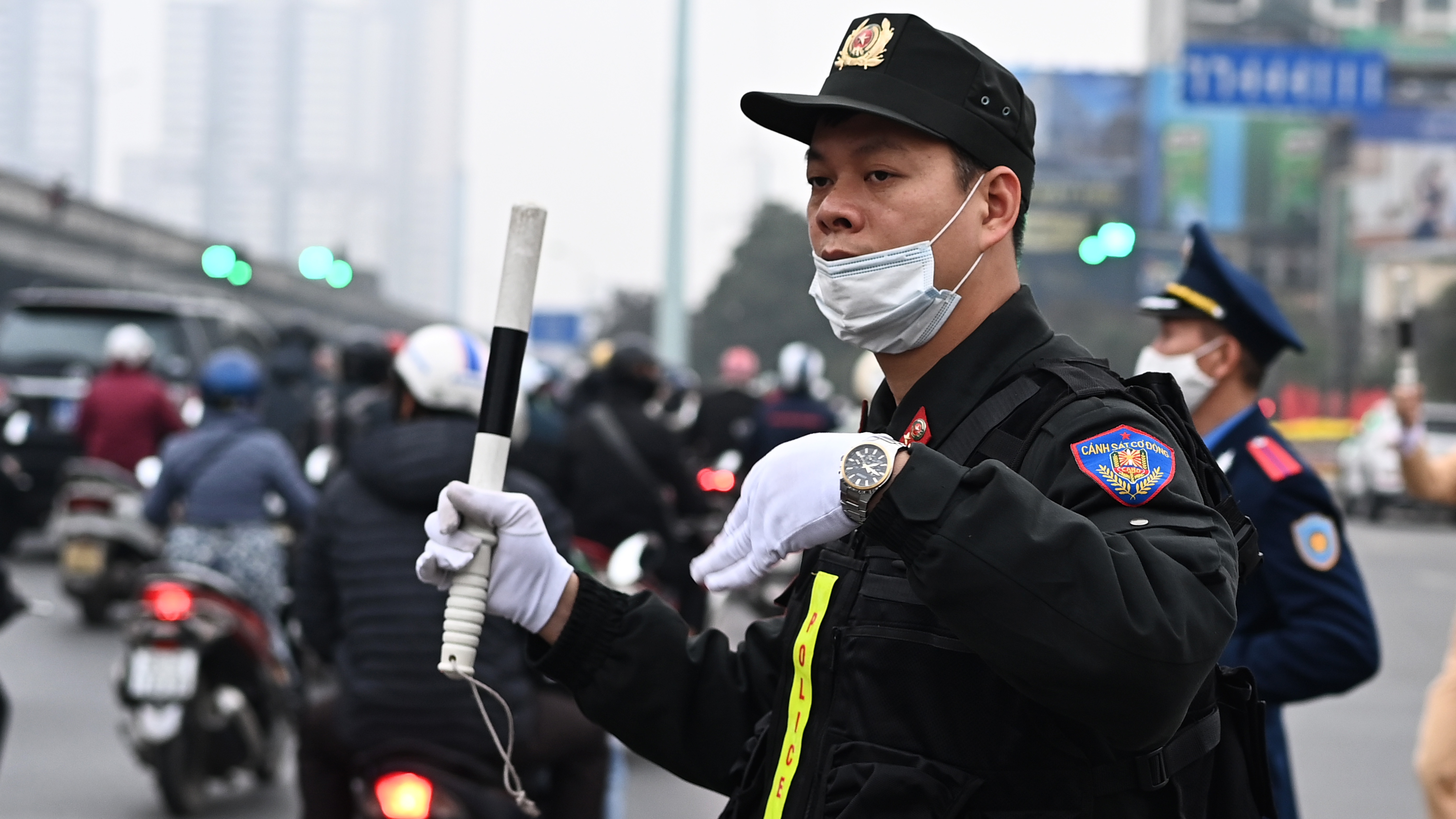 Canh sat co dong bao ve Dai hoi Dang XIII anh 13
