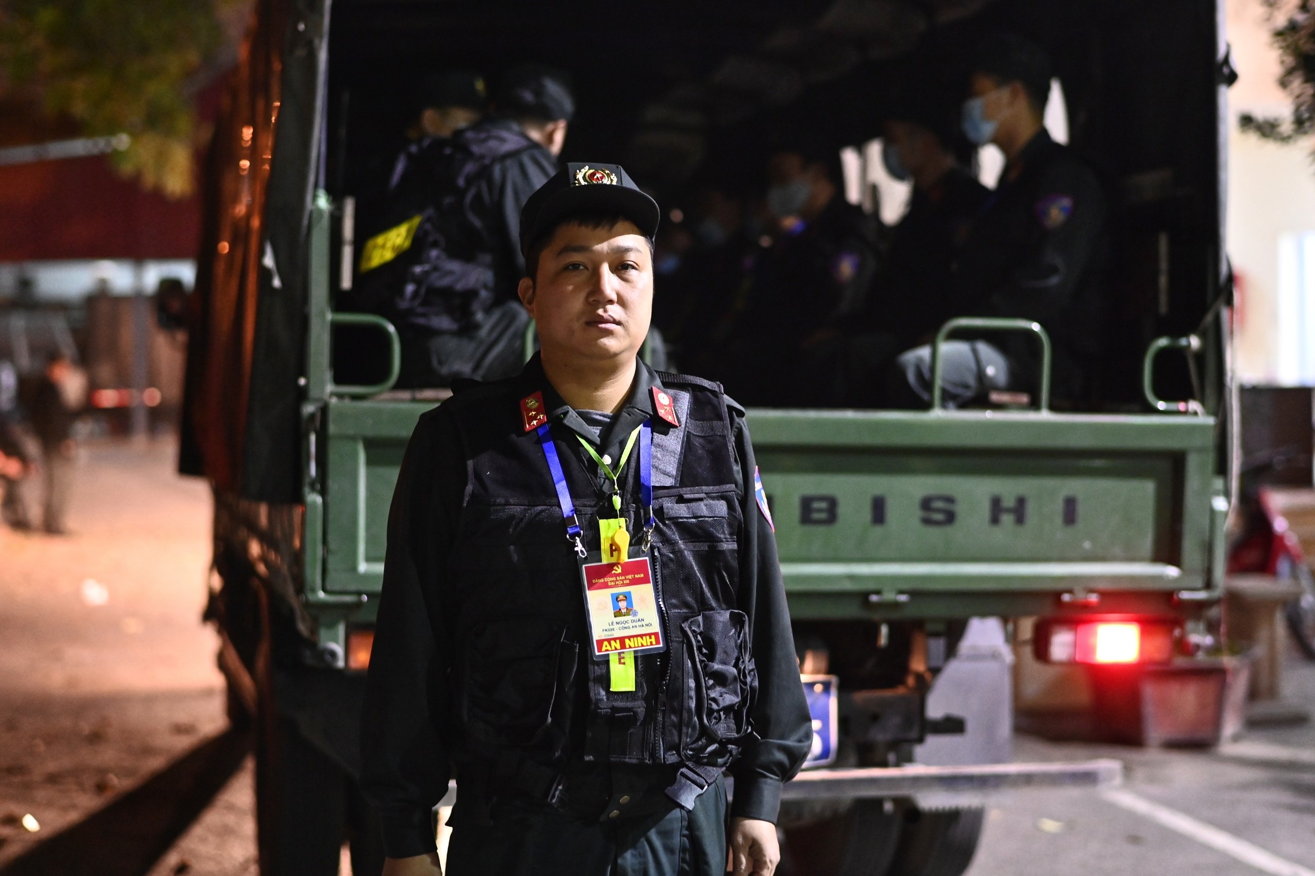 Canh sat co dong bao ve Dai hoi Dang XIII anh 1