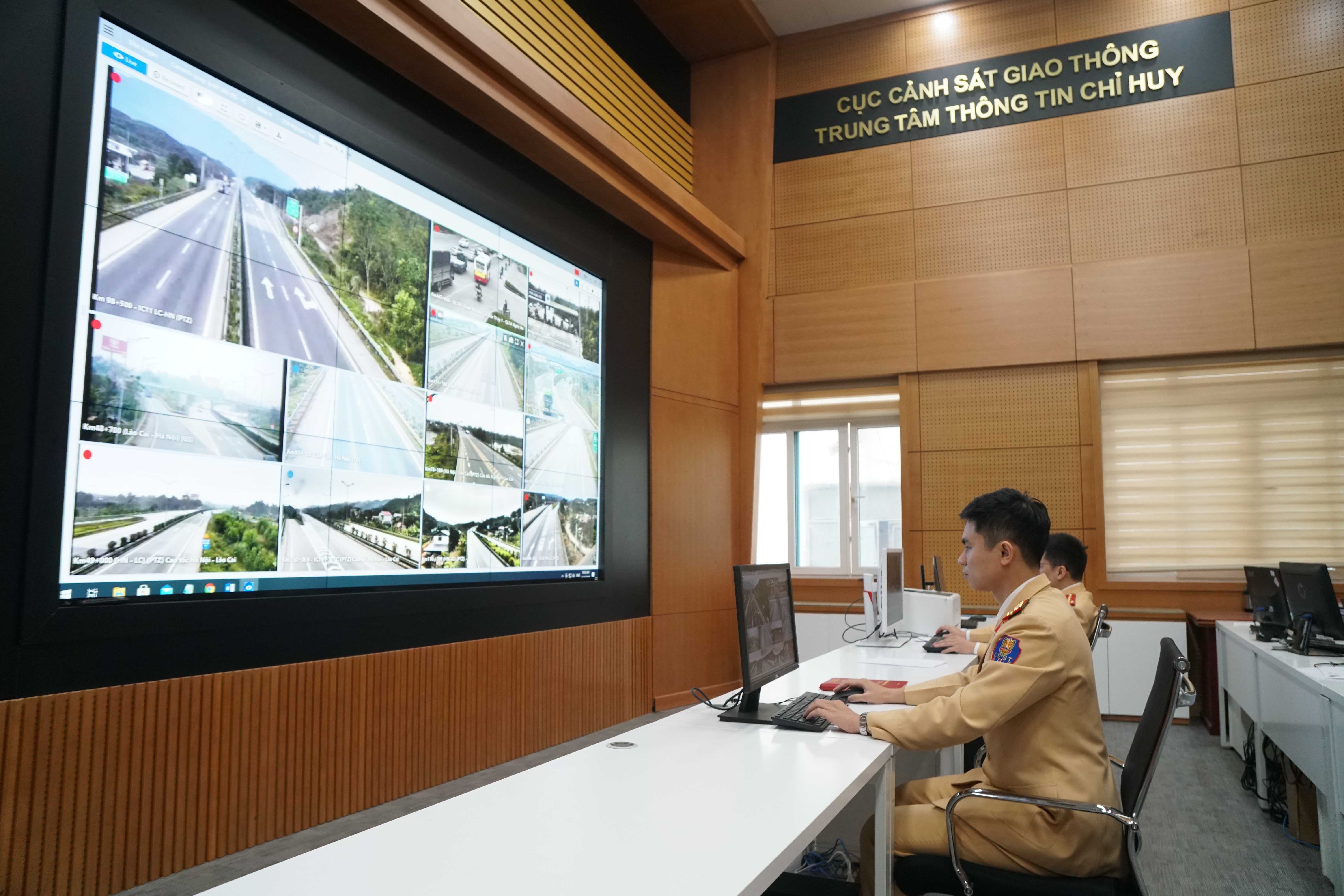 Lap dat camera giam sat toan quoc anh 2