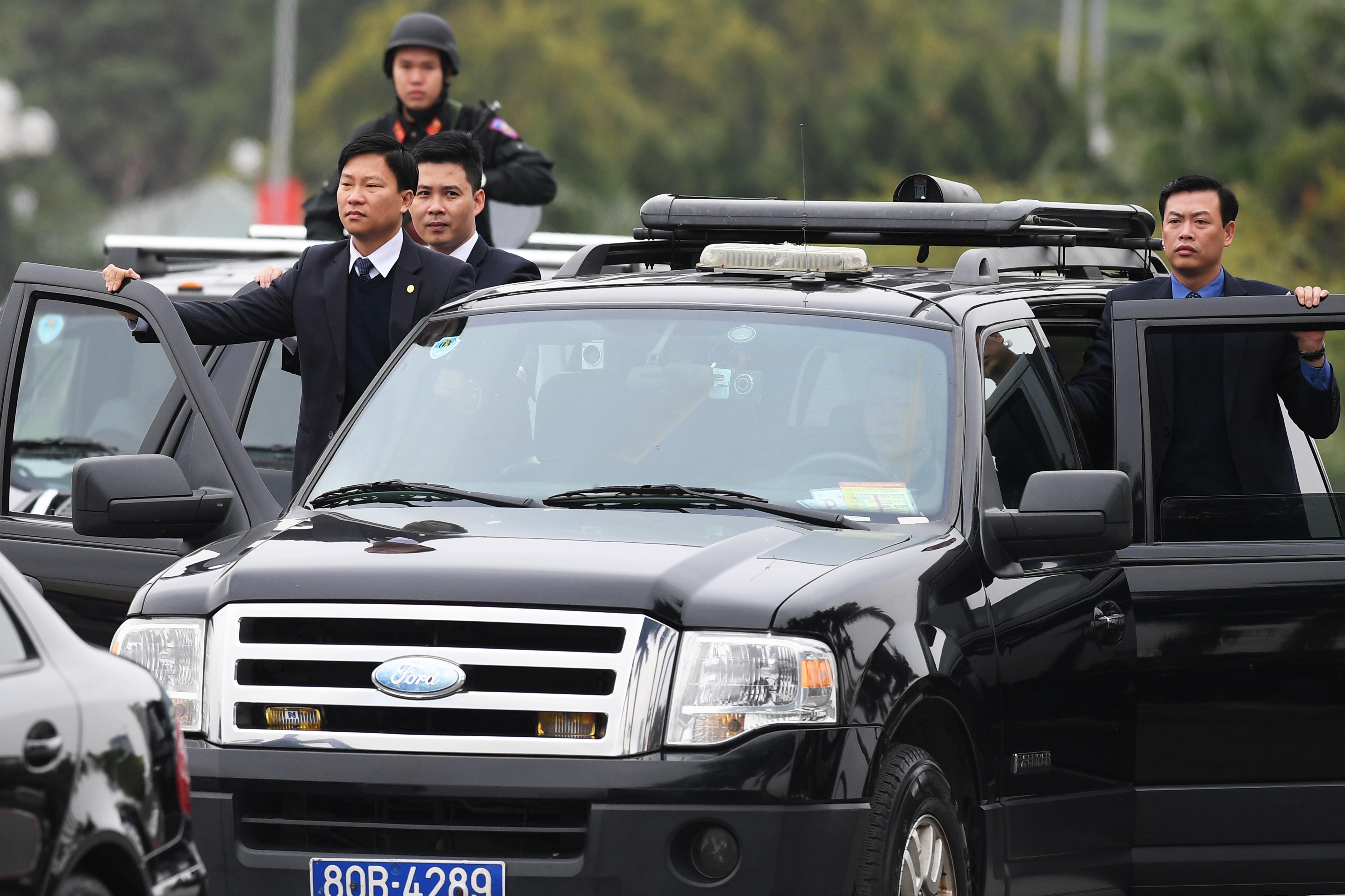 Chien si canh ve noi ve nhung nhiem vu dac biet hinh anh