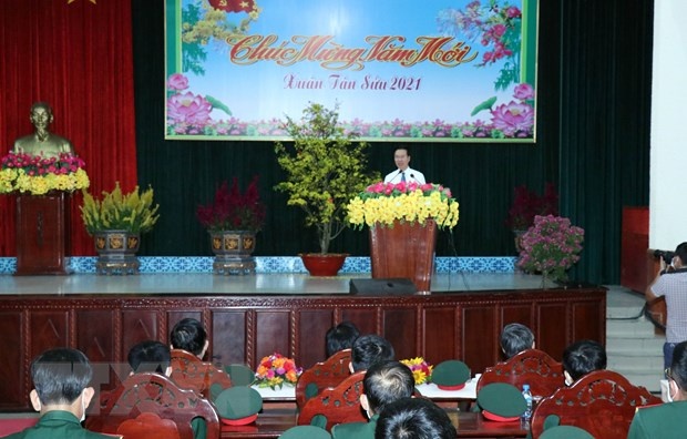 Thuong truc Ban Bi thu chuc Tet anh 1