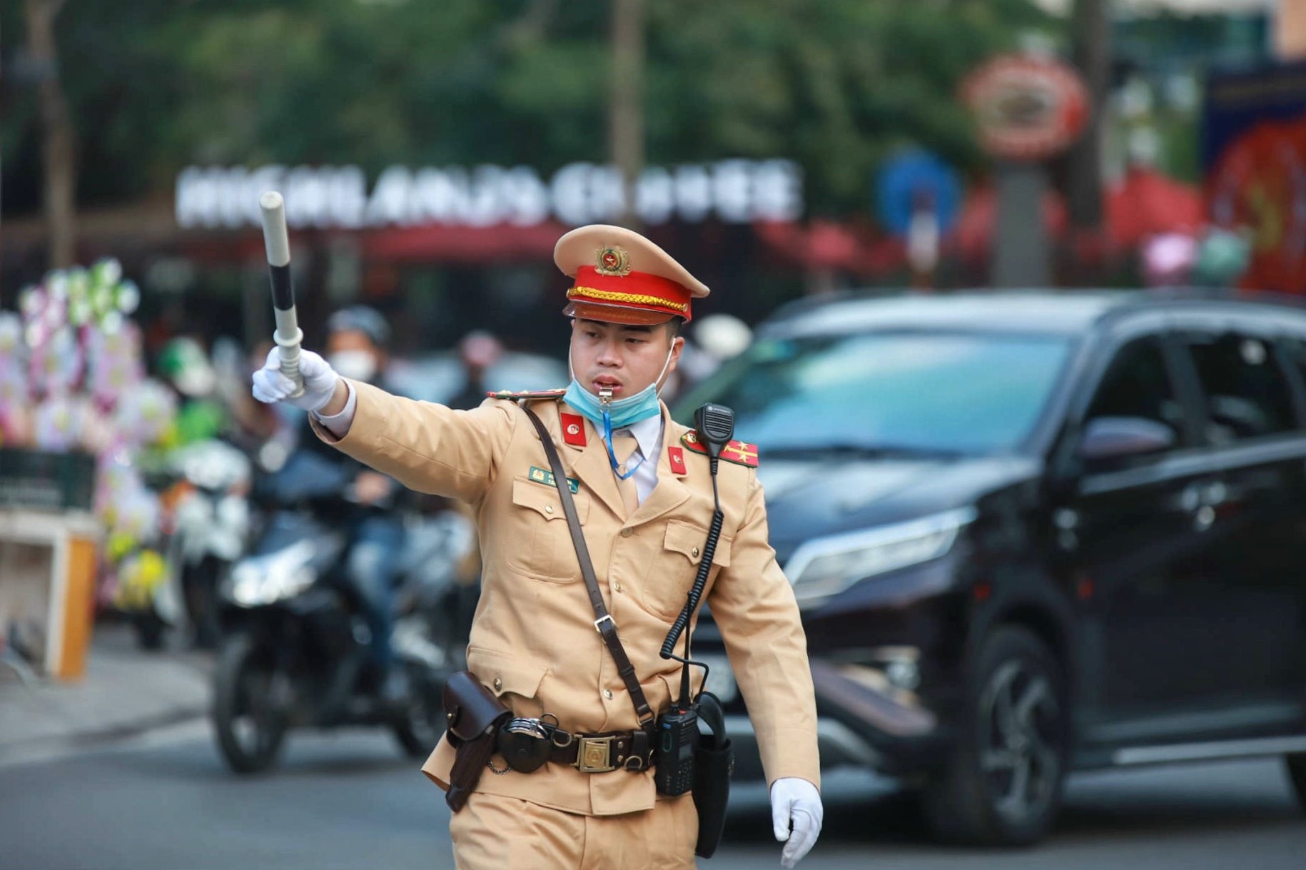 Ha Noi tac duong mung 1 Tet anh 9