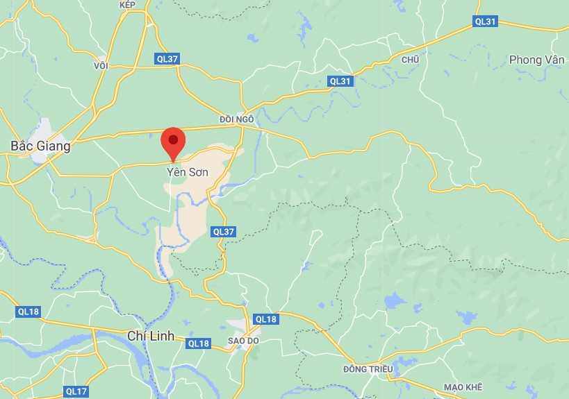 Xe cho cong nhan lat xuong ruong anh 2