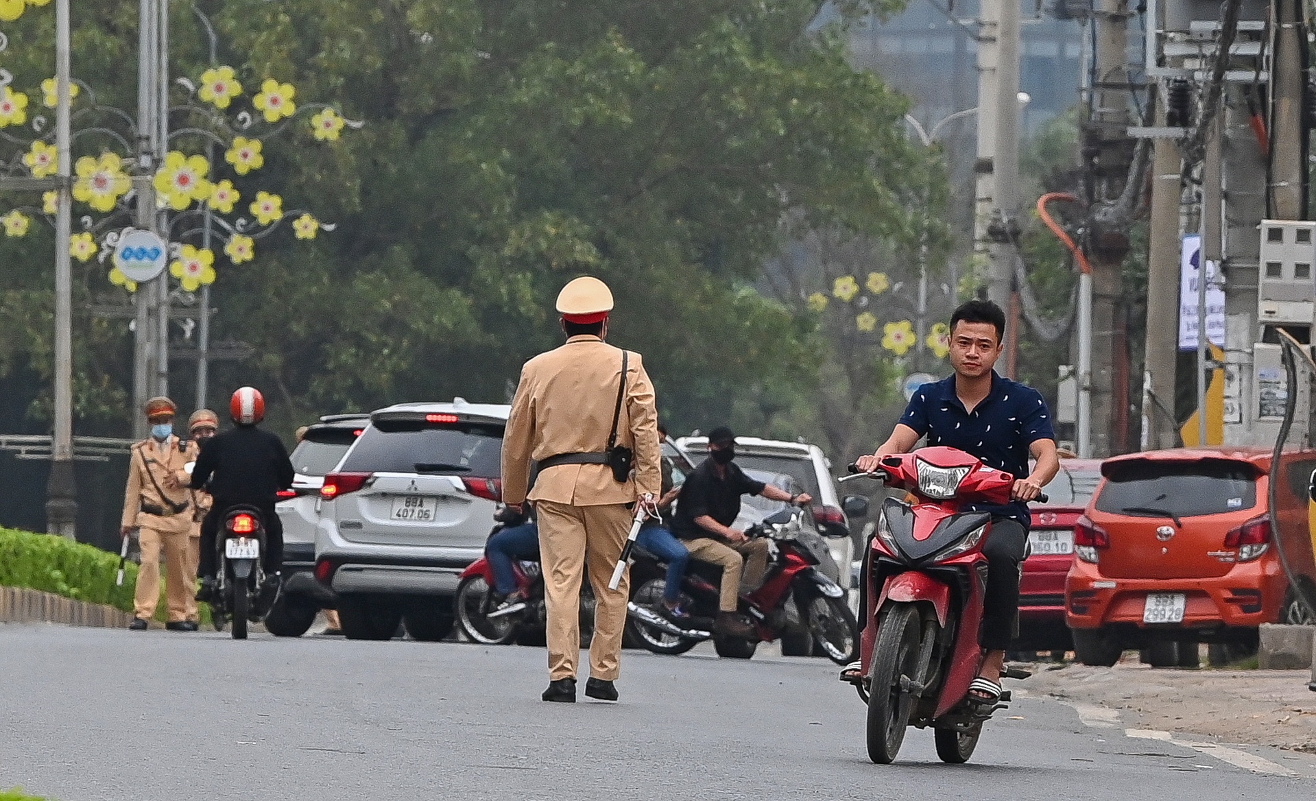 Ra quan nong do con anh 7