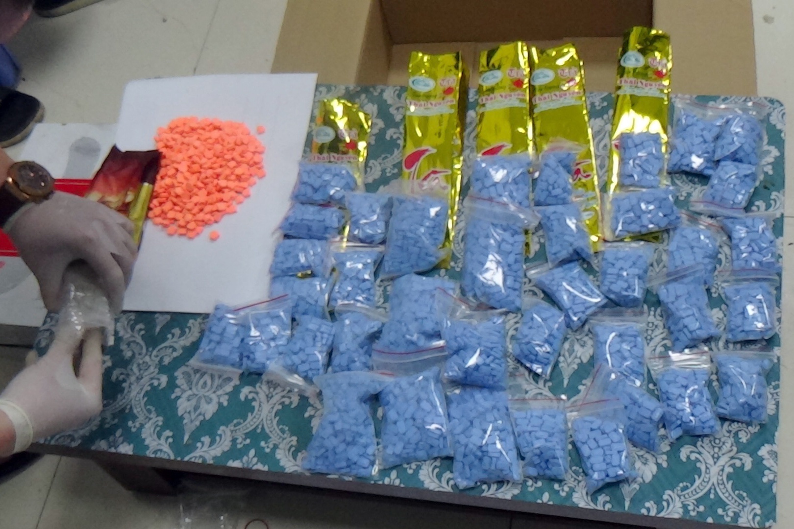 Canh sat noi ve benh nhan tam than mo phong bay lac tai benh vien hinh anh