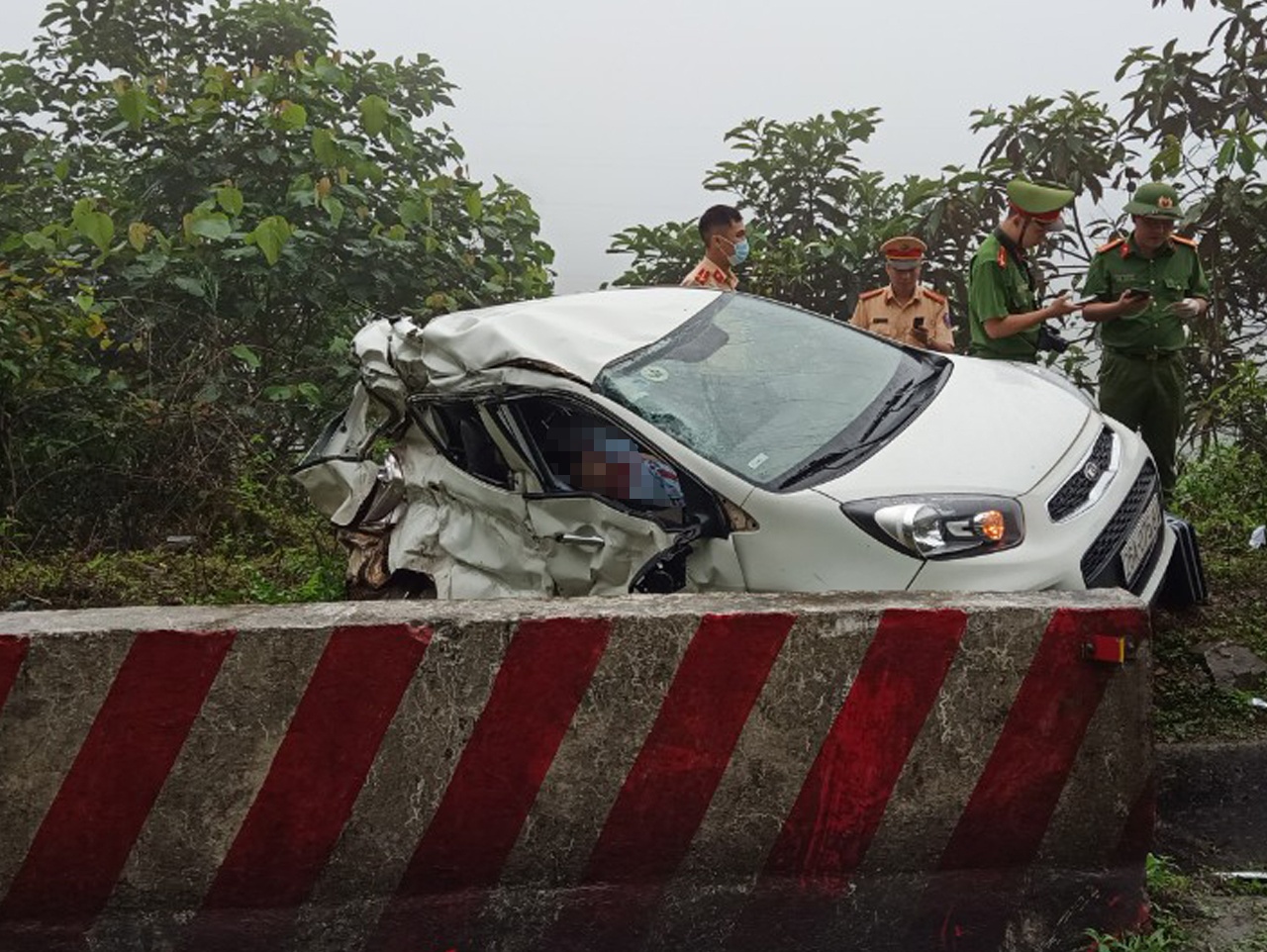 2 nan nhan vu tai nan o Hoa Binh la quan nhan hinh anh