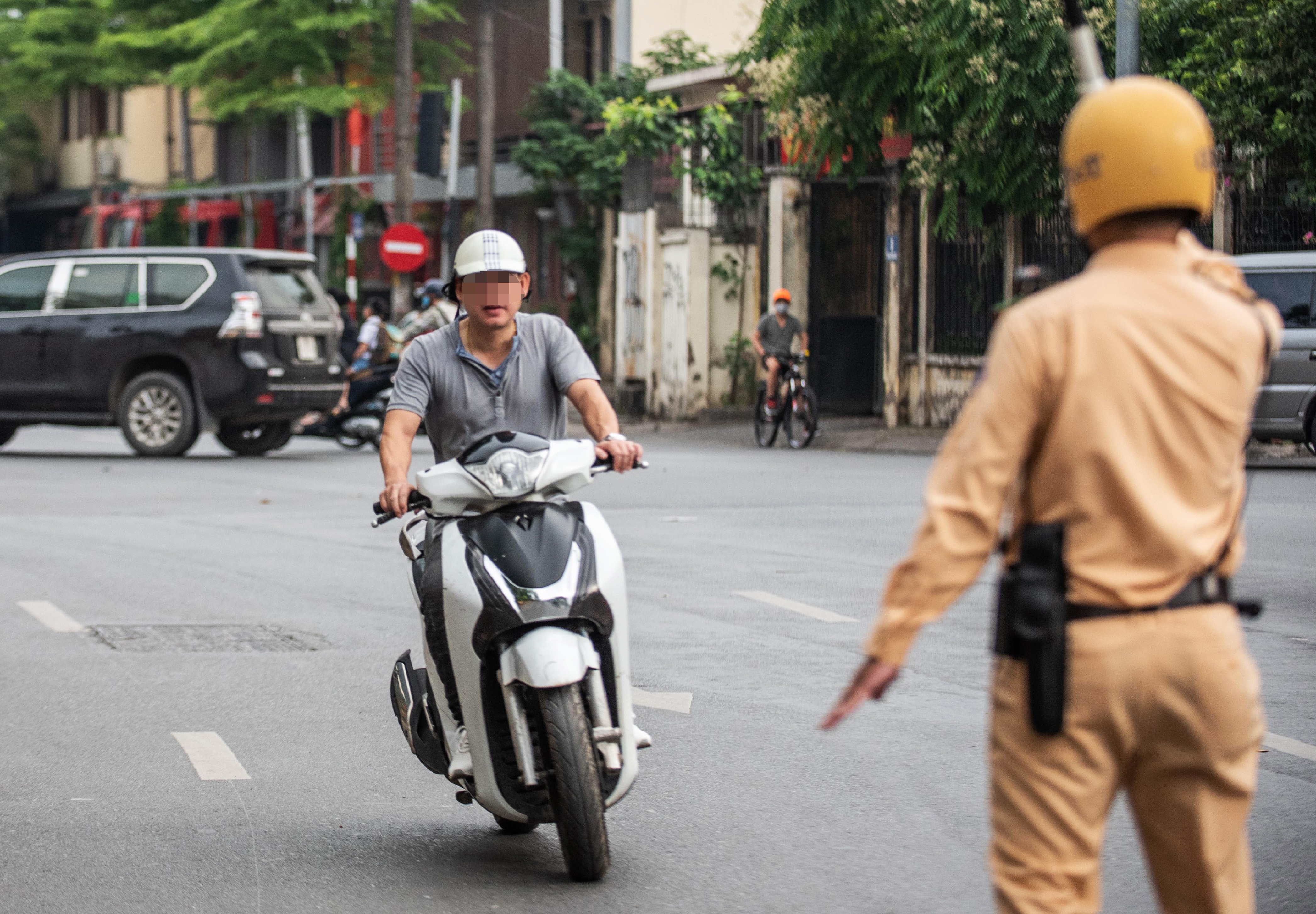 Thu tuong yeu cau xu ly nghiem dua xe trai phep dip 30/4-1/5 hinh anh