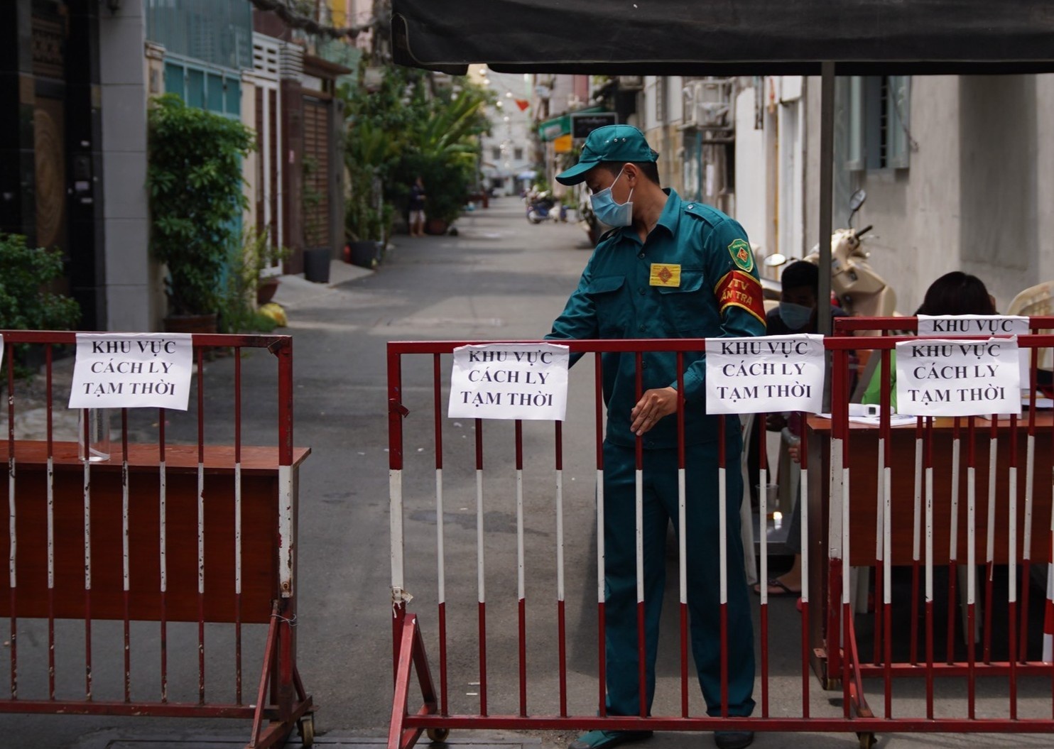 Chu tich thi tran o Vinh Phuc bi dinh chi vi lo la phong dich hinh anh