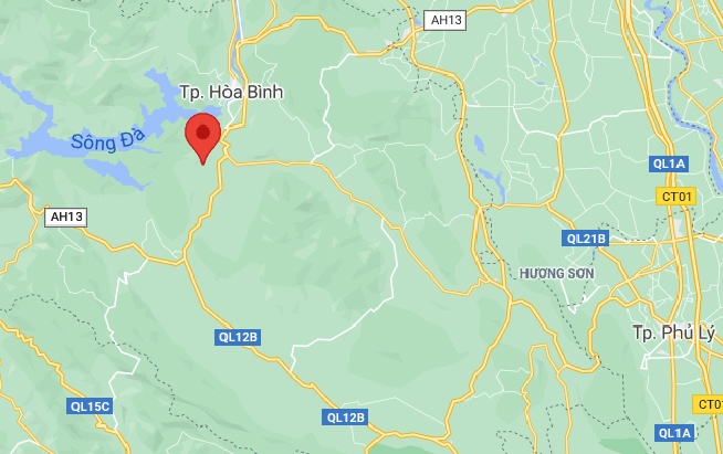 4 nu sinh duoi nuoc Hoa Binh anh 1