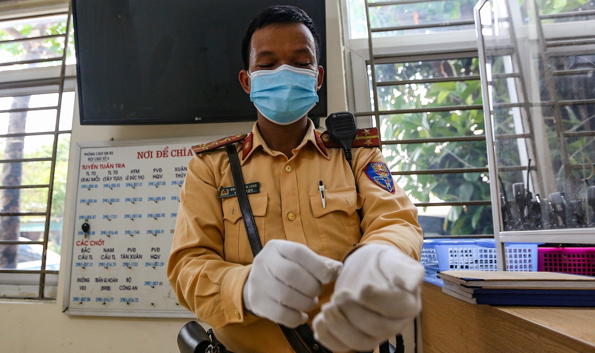 CSGT nang nong anh 3