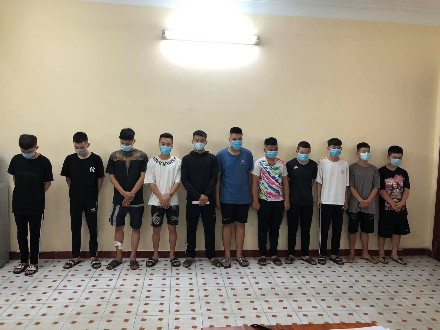 Ném đá CSCĐ ảnh 1 Nem da CSCD anh 1