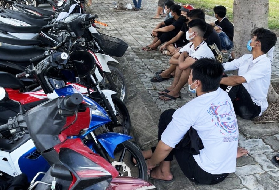Canh sat vay nhom 'quai xe' o TP Thu Duc hinh anh