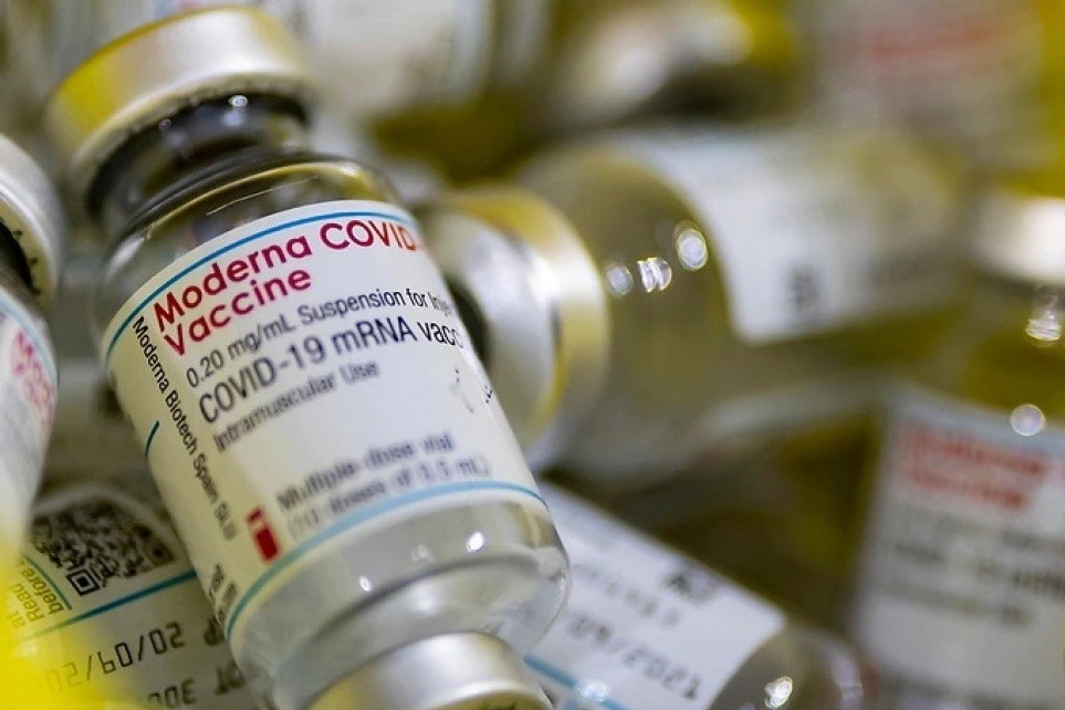 Hon 2 trieu lieu vaccine My ho tro se ve Viet Nam ngay 7-8/7 hinh anh