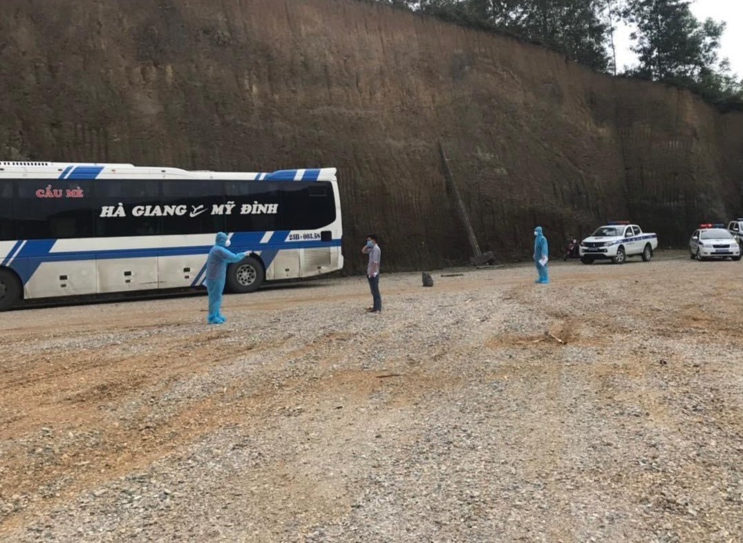 F0 bo tron khoi benh vien anh 1