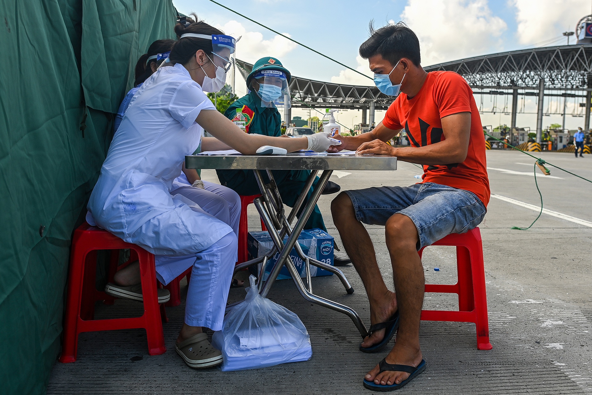Tai xe TPHCM ra Ha Noi phai quay dau anh 7