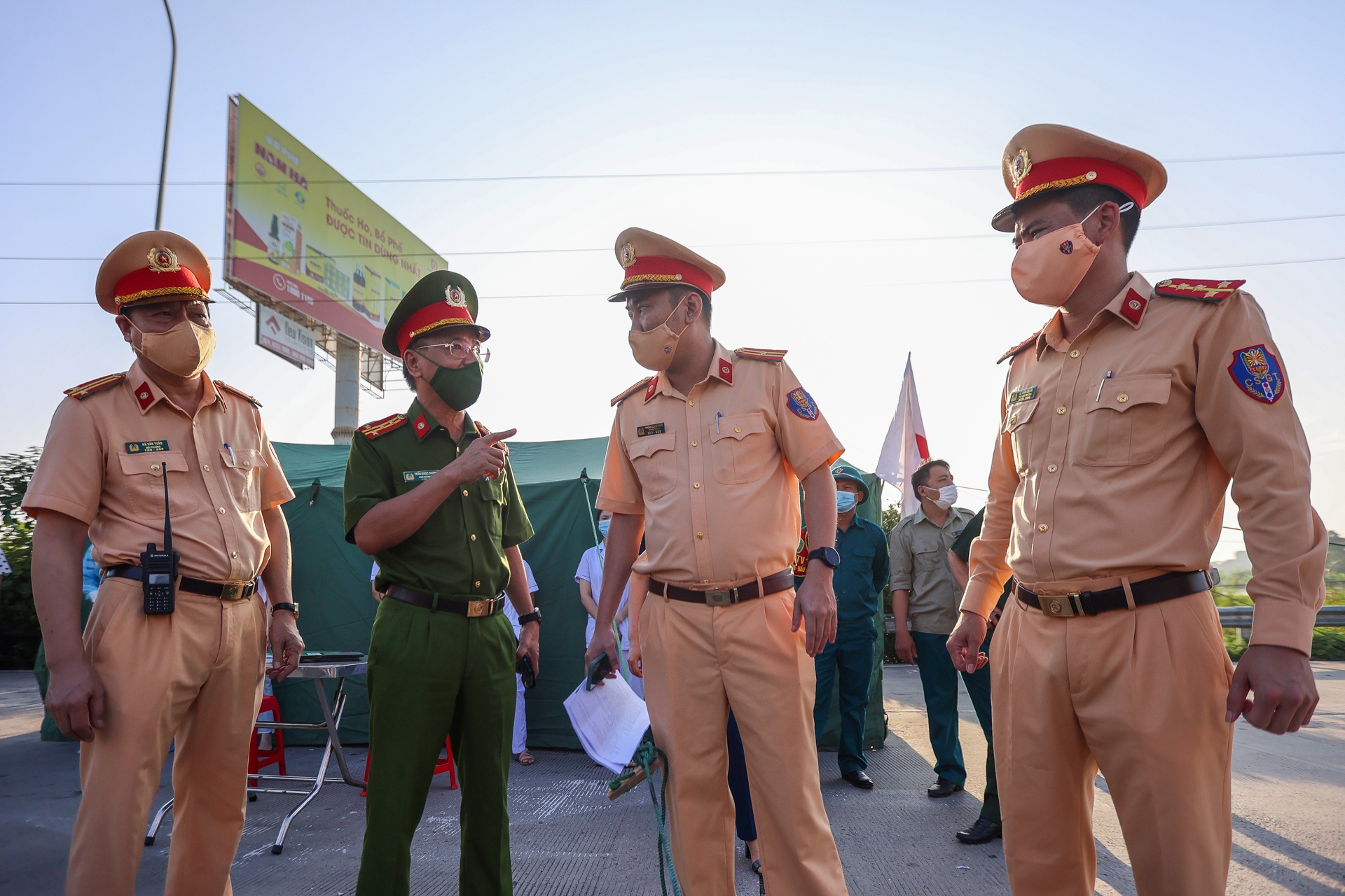 Tai xe TPHCM ra Ha Noi phai quay dau anh 13
