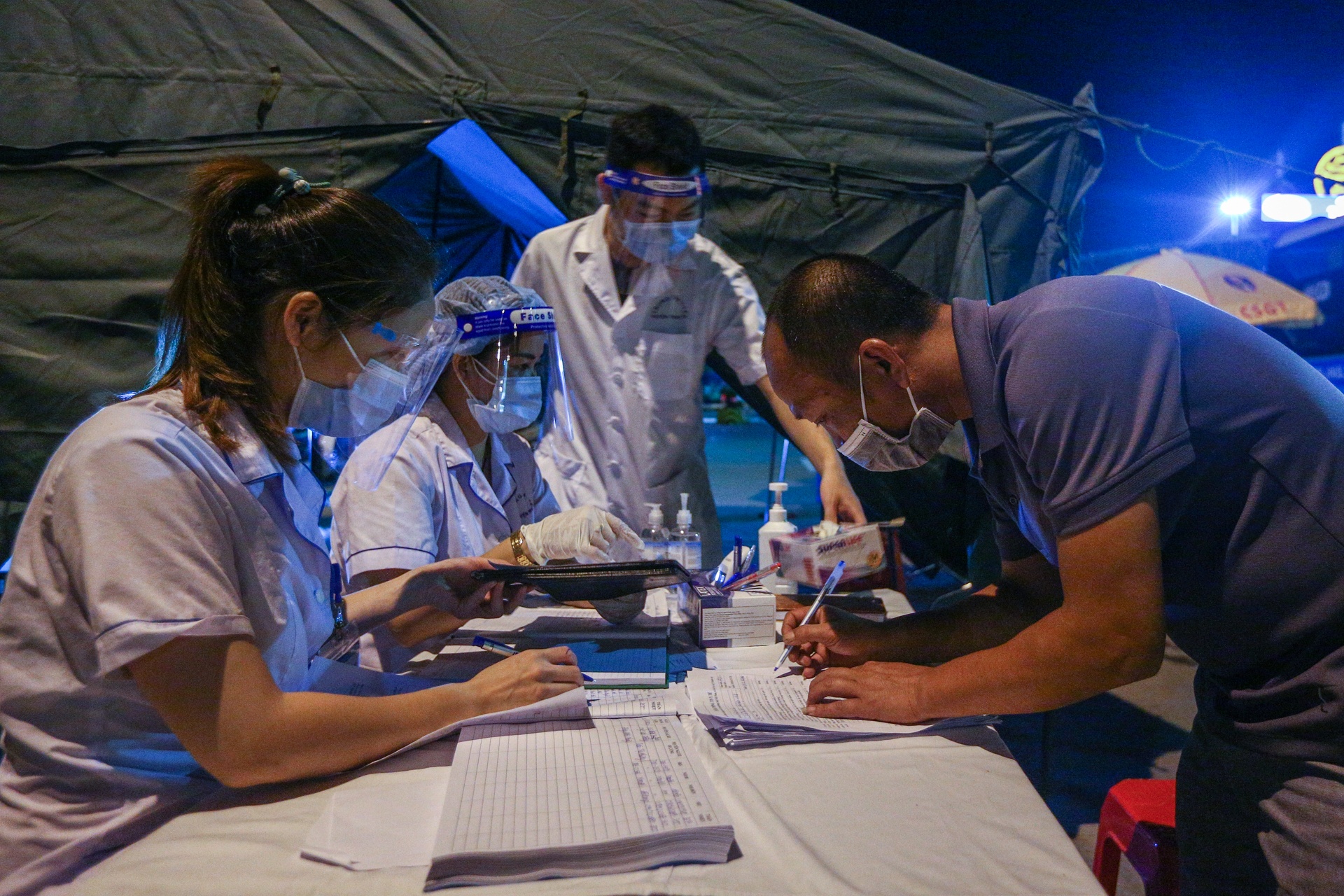 tai xe phai quay dau vi khong co xet nghiem Covid19 anh 2