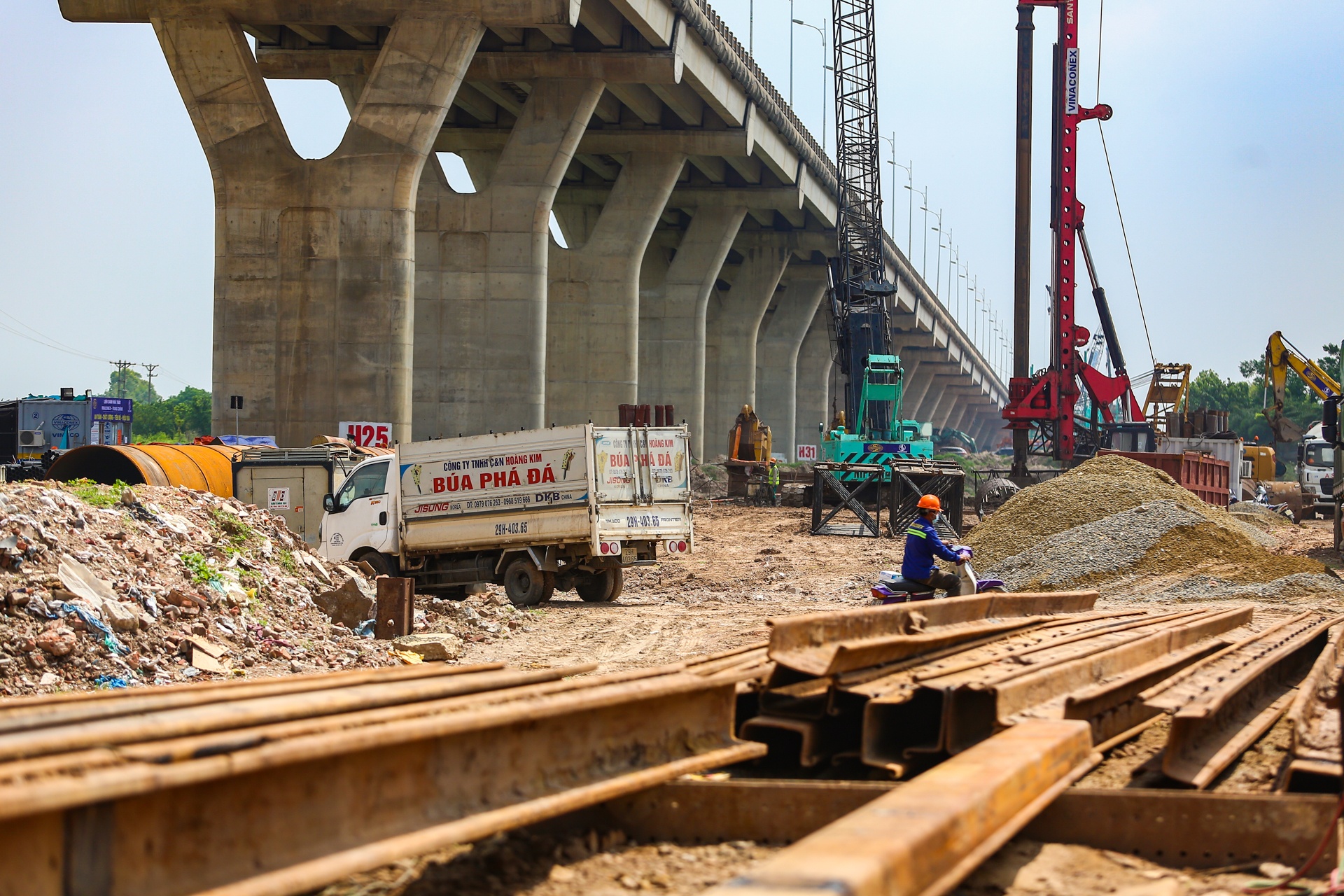 Tien do cau Vinh Tuy 2 sau 6 thang anh 18