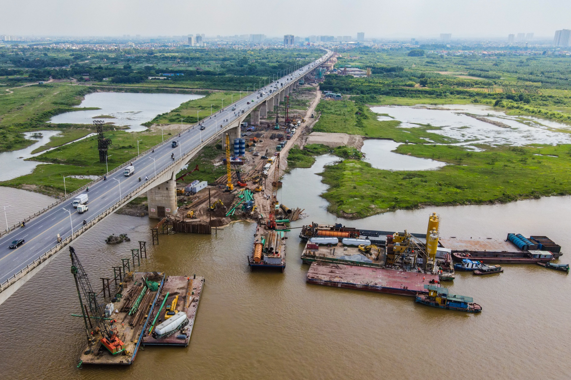 Tien do cau Vinh Tuy 2 sau 6 thang anh 5