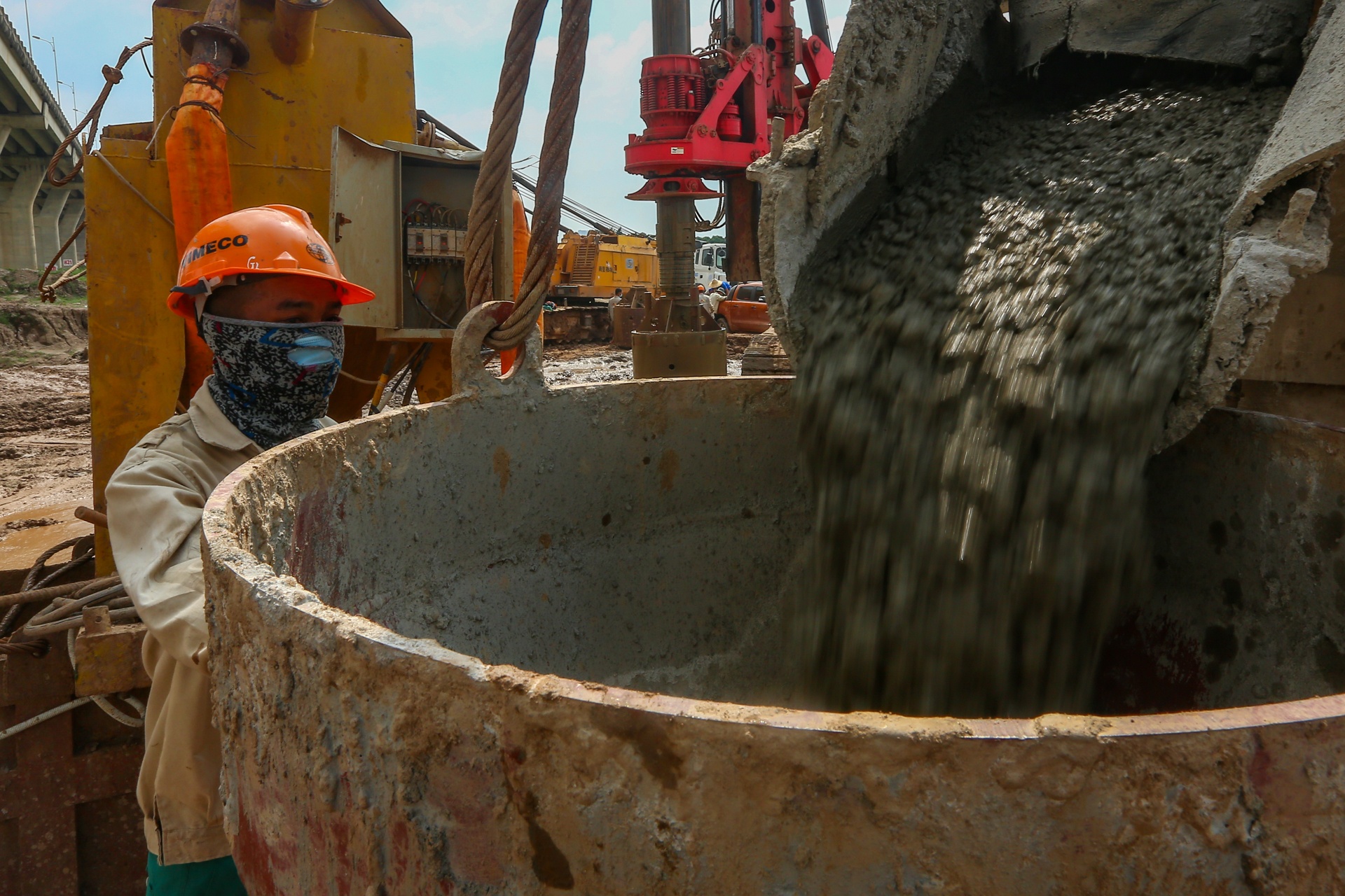 Tien do cau Vinh Tuy 2 sau 6 thang anh 8