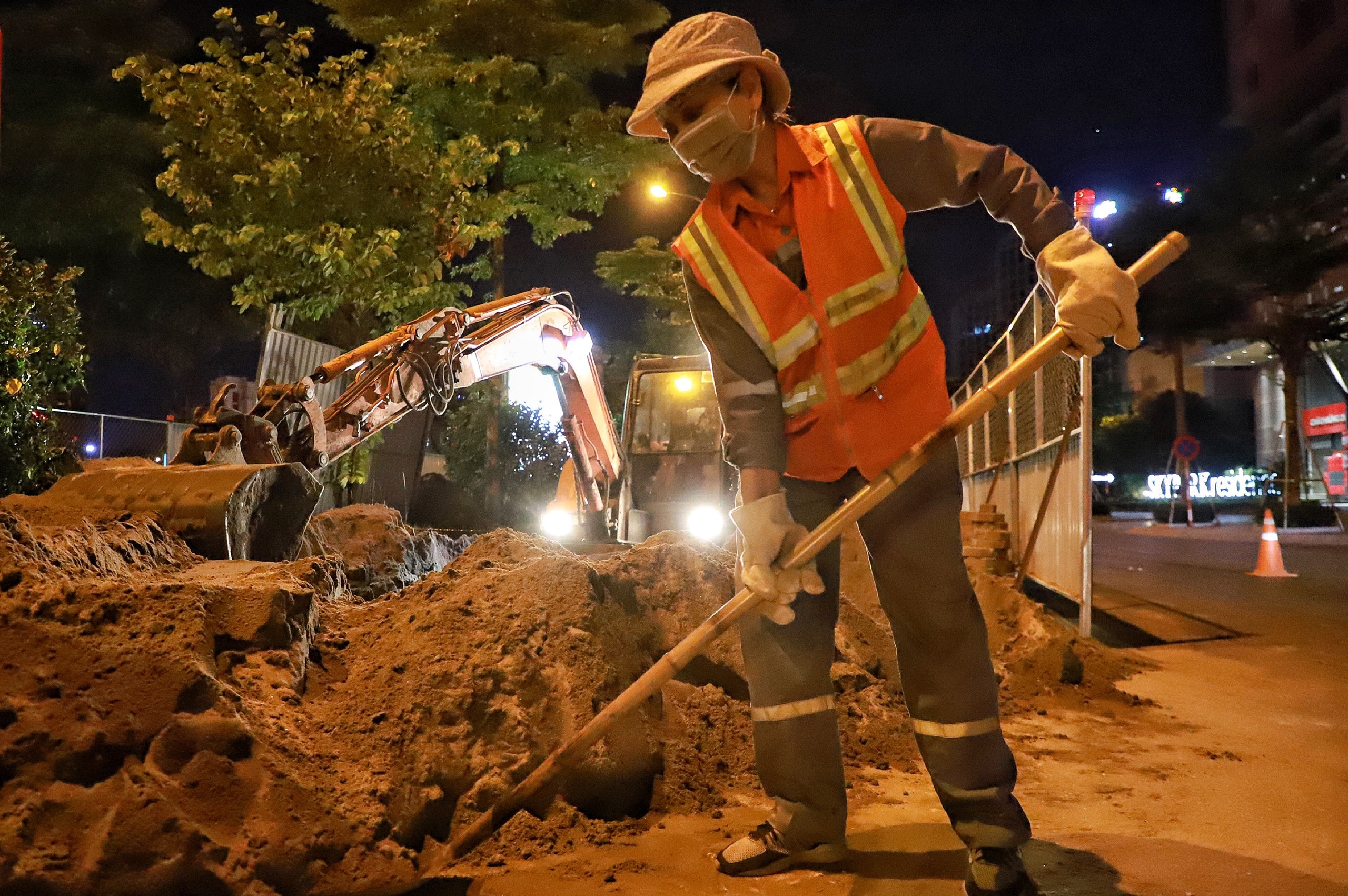 Xen dai phan cach mo rong duong anh 9