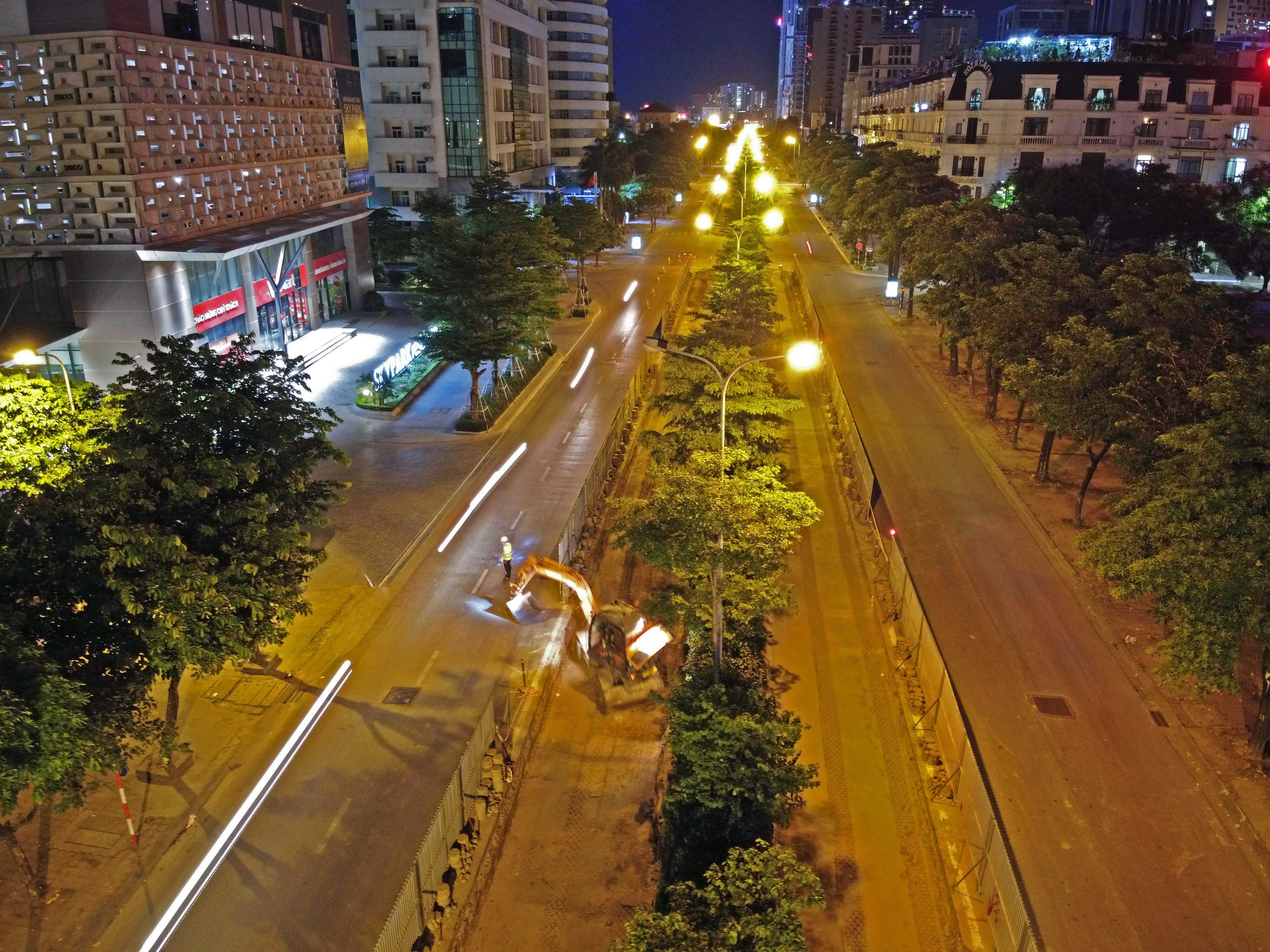 Xen dai phan cach mo rong duong anh 8