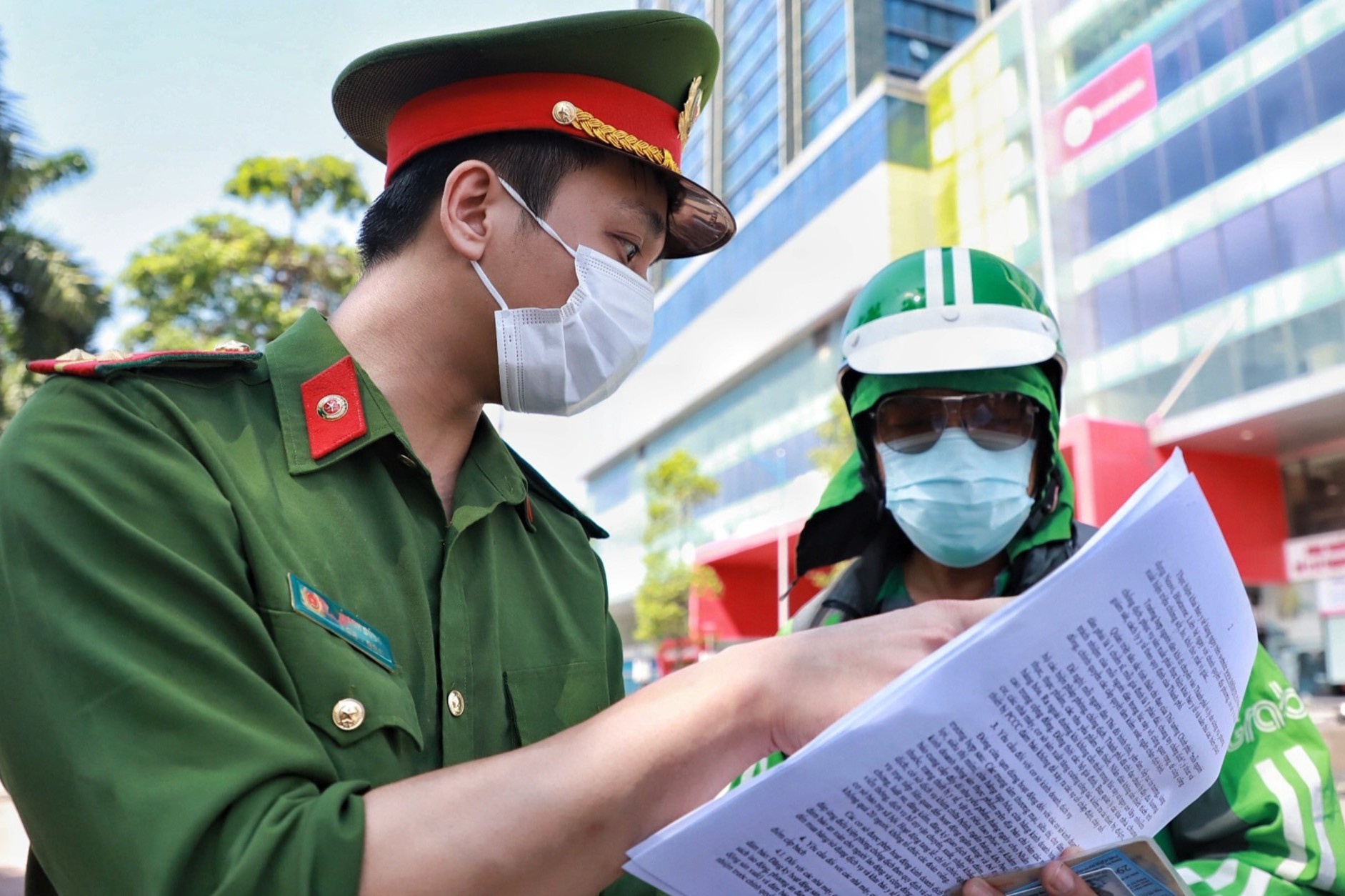 Ha Noi xu phat nguoi vi pham Chi thi 16 gan 19 ty dong hinh anh
