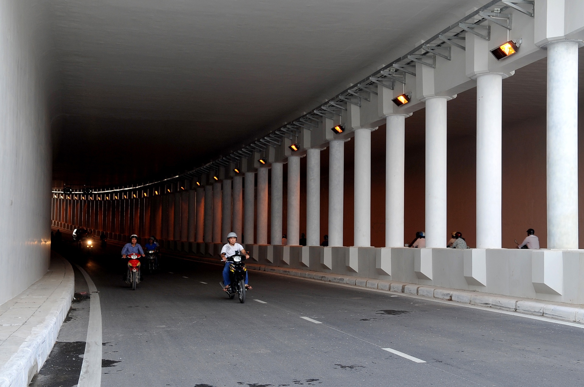 Sua chua ham Kim Lien anh 1