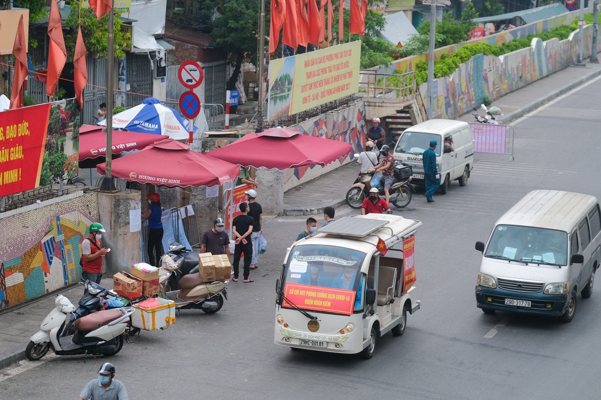 Xe dien tiep te do an Chuong Duong anh 2