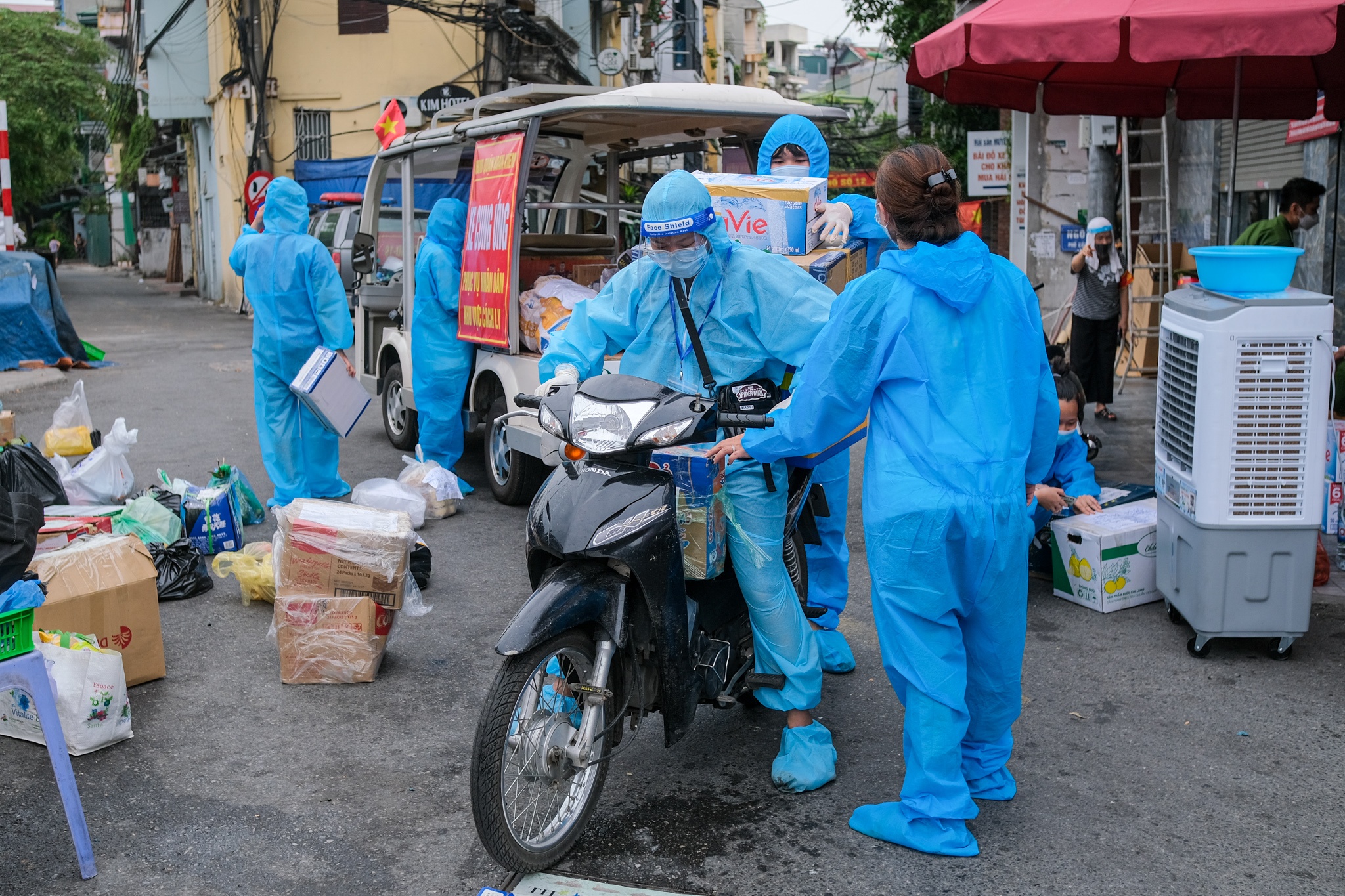 Xe dien tiep te do an Chuong Duong anh 11