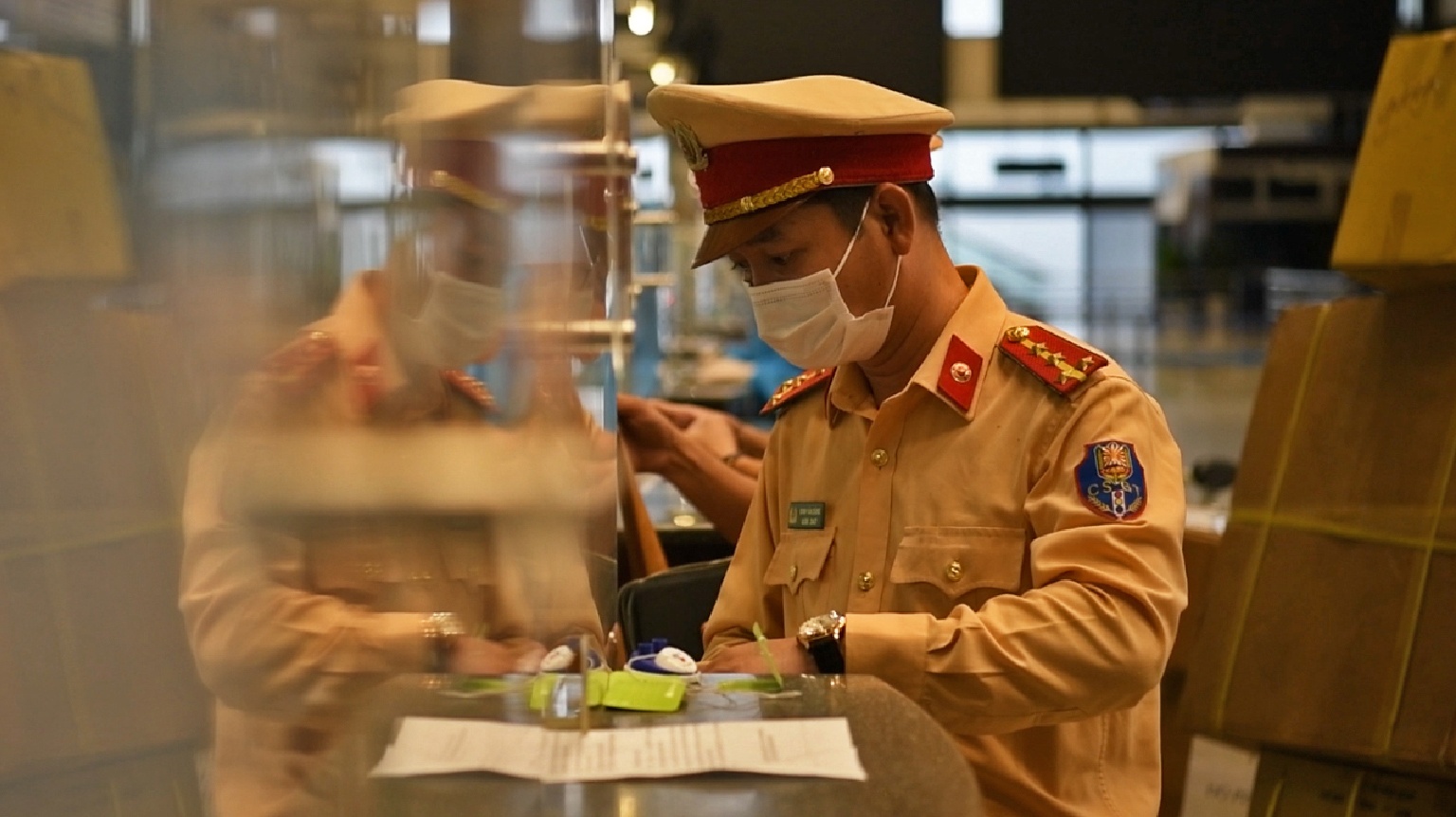 Chi vien them luc luong tu Ha Noi vao TP.HCM ho tro chong dich hinh anh