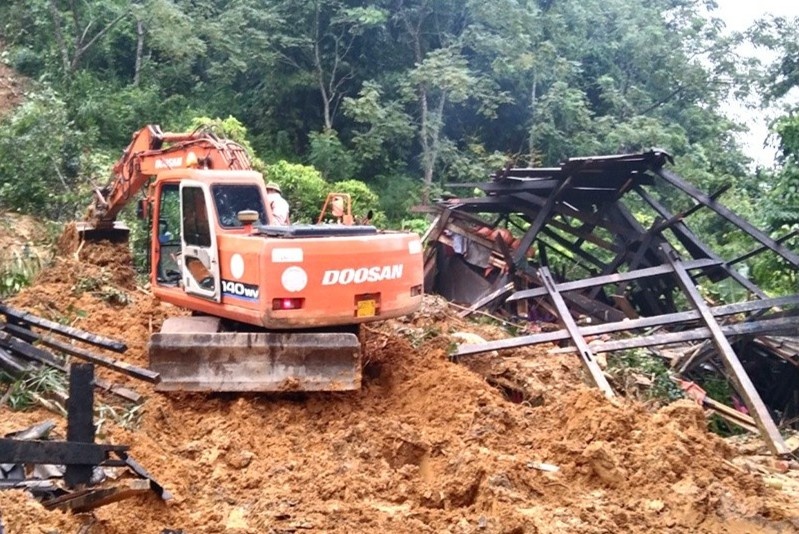 3 tre em tu vong trong vu sat lo dat hinh anh