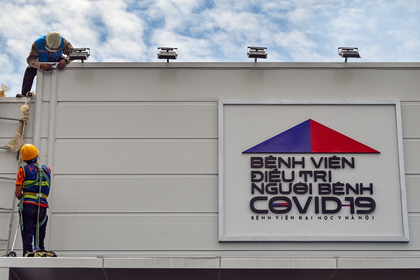 Benh vien da chien hien dai nhat Ha Noi truoc ngay hoat dong hinh anh