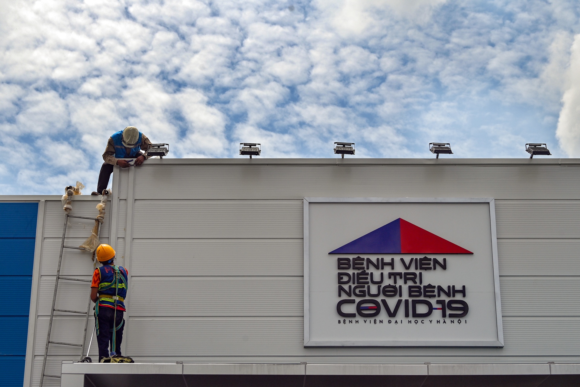 Benh vien da chien Covid19 hien dai nhat Ha Noi anh 1
