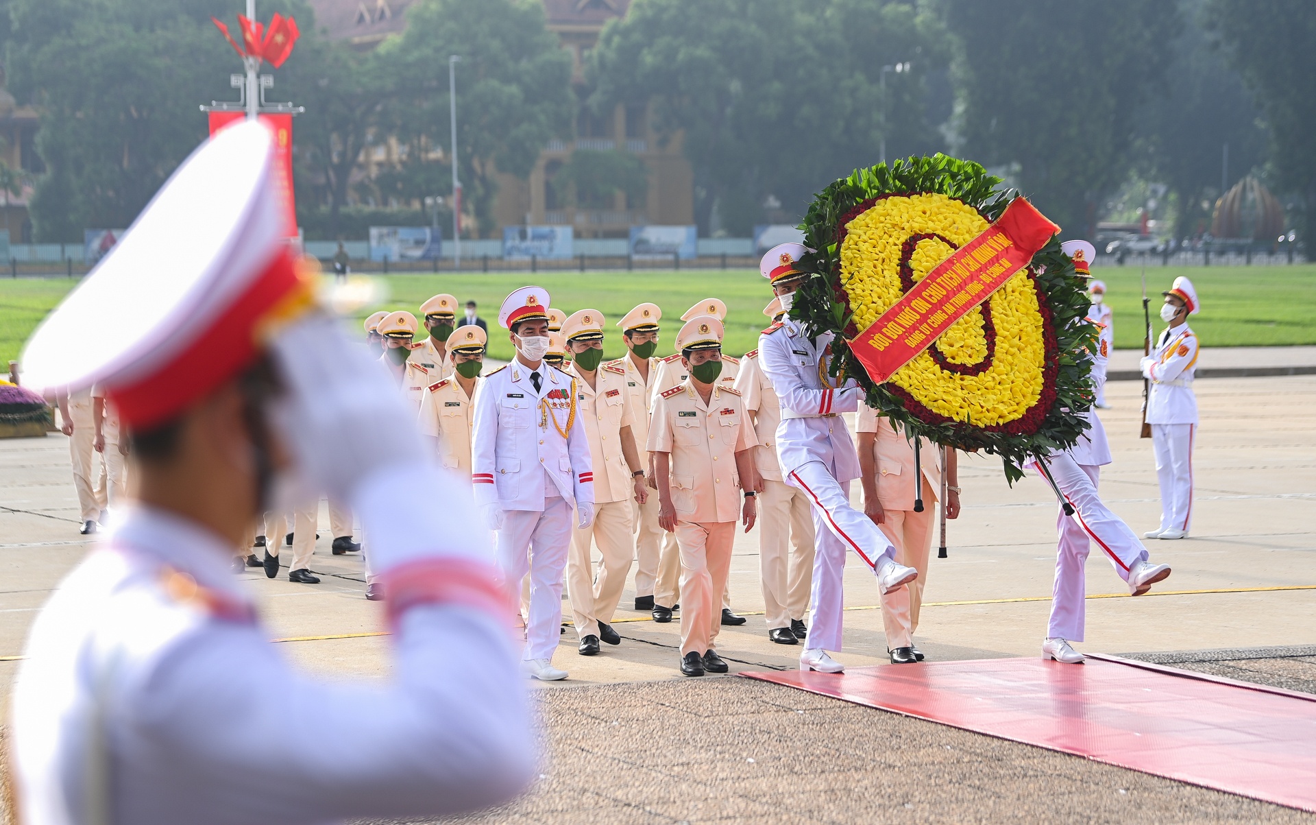 Lanh dao Dang vieng Lang Bac anh 6